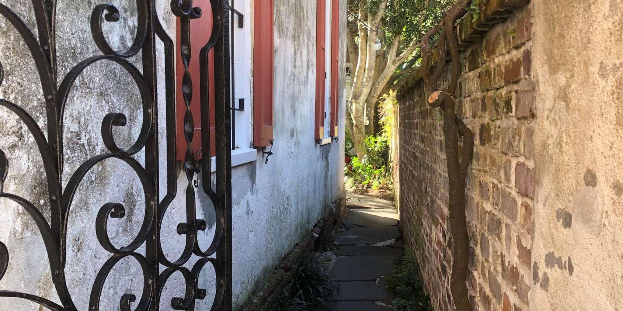 Charleston Ghost Tour in the Walled City - Image 5