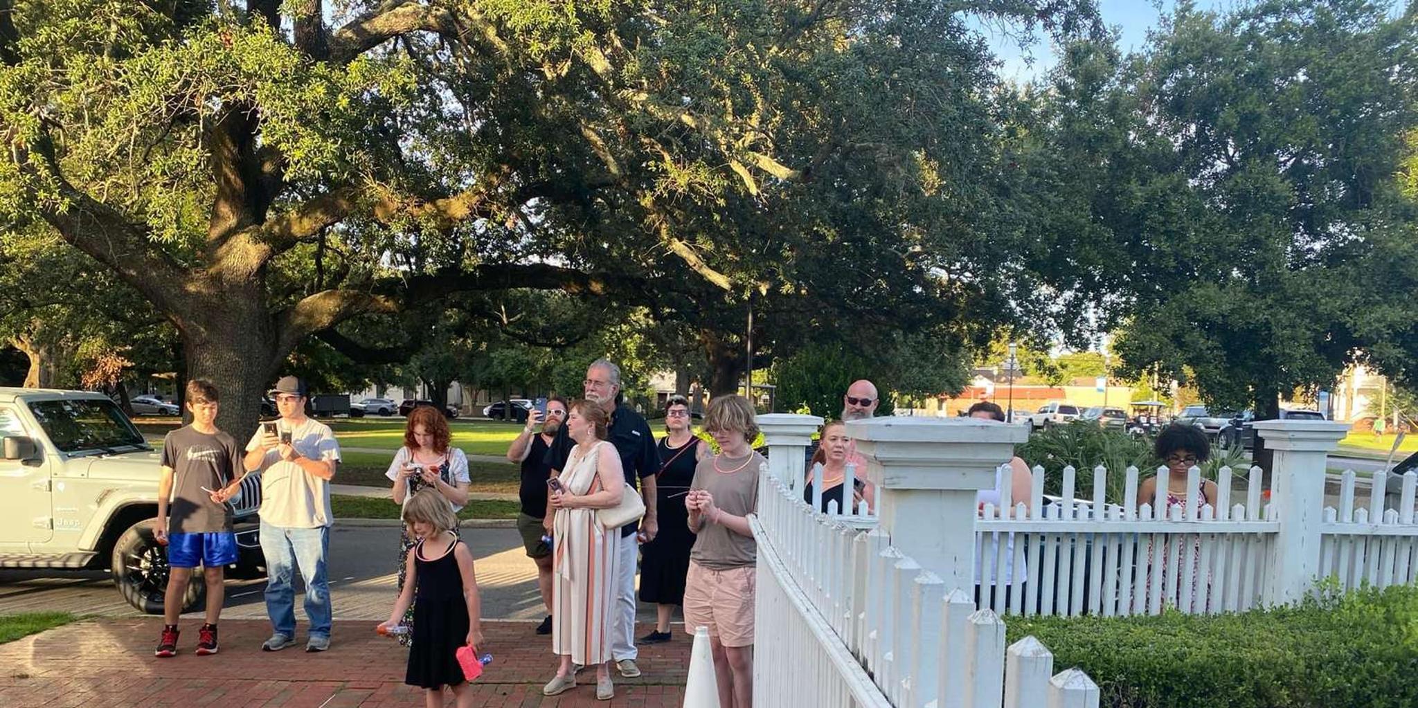 Pensacola Haunted Ghost Tour and Scavenger Hunt - Image 6