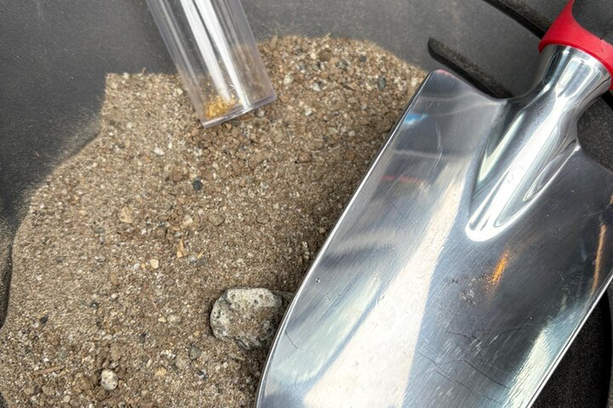 Juneau Gold Panning and City Tour - Image 1