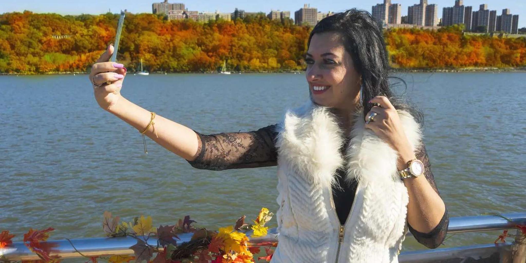 New York City Fall Foliage Cruise - Image 2