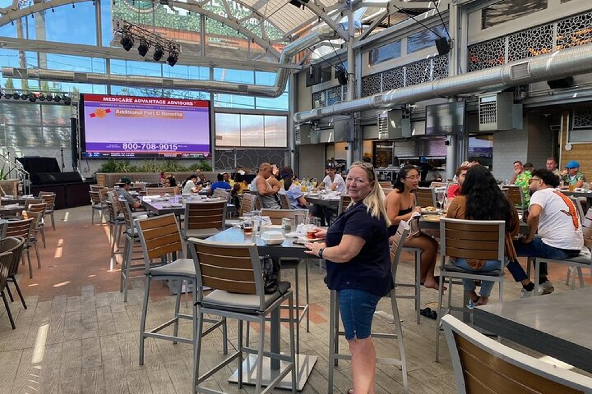 Las Vegas Craft Beer and Comedy Club Tour - Image 4