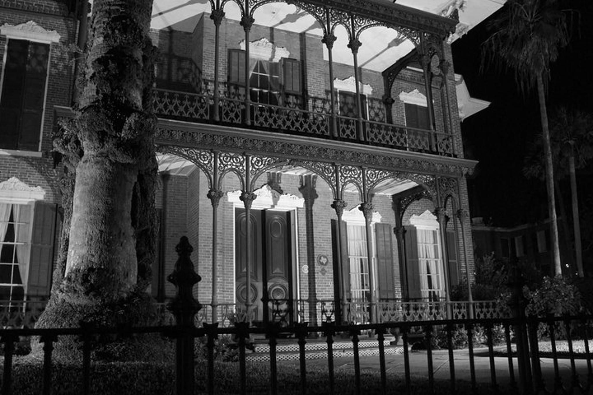 Galveston Ghost Tour on the Strand 90 Min - Image 6