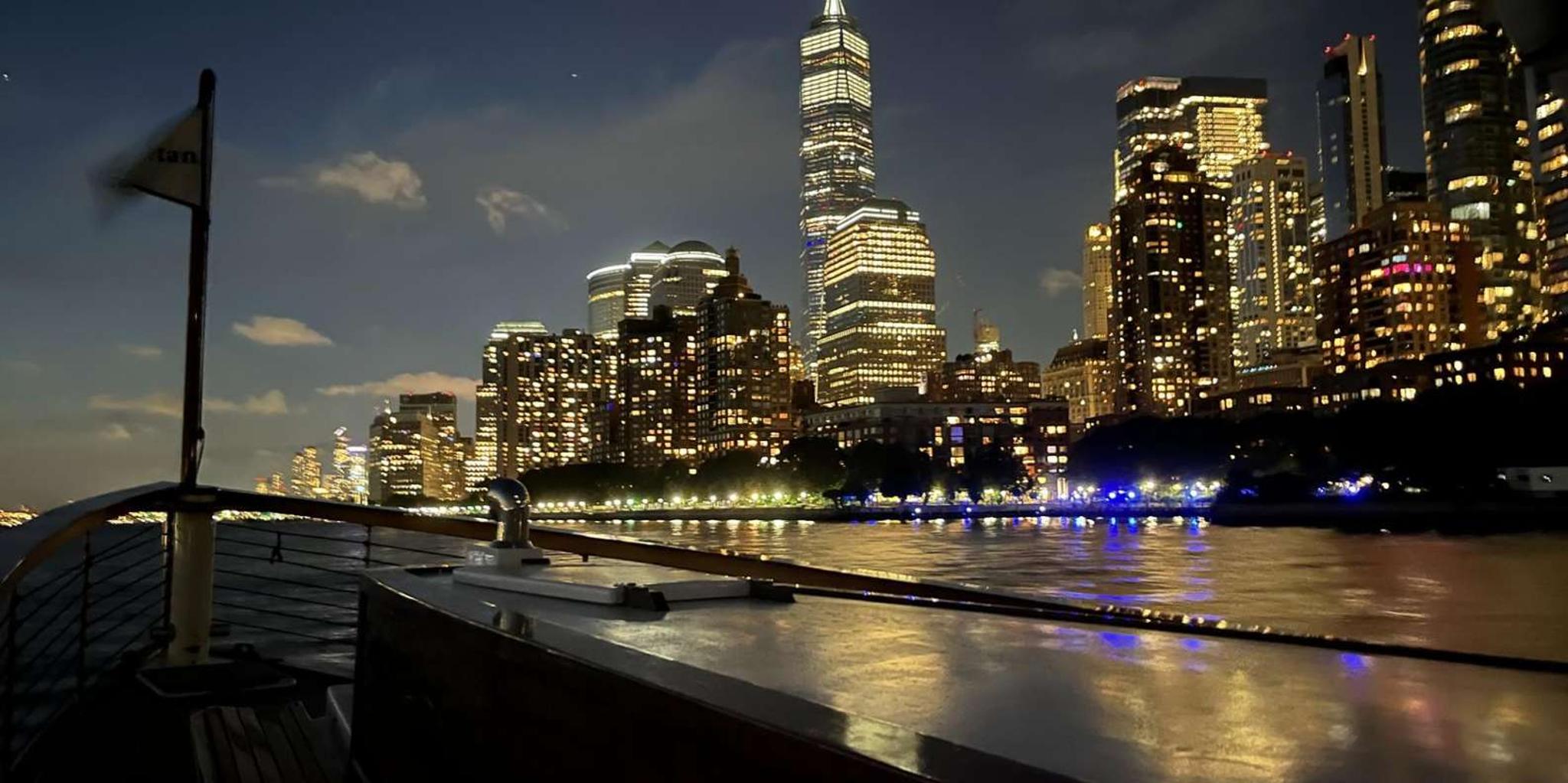 New York City Yacht Cruise with Drink - Image 6