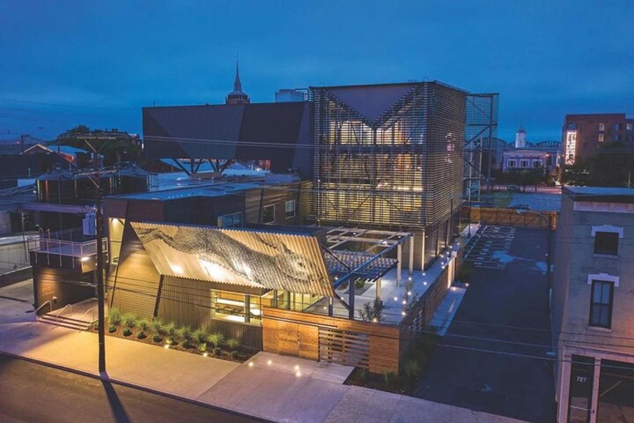 Louisville Bourbon Distillery Tour - Image 3