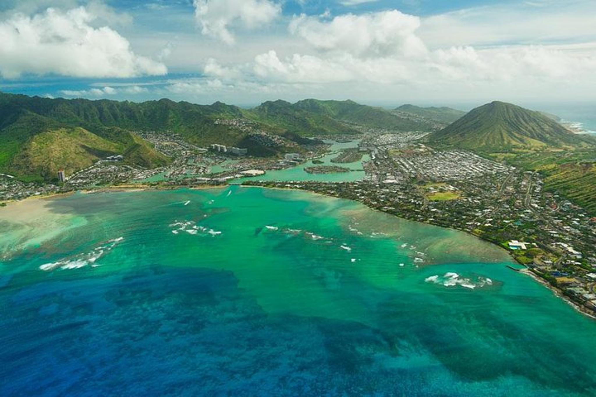 Honolulu Private Helicopter Tour: All Window Seats 1 hr - Image 3