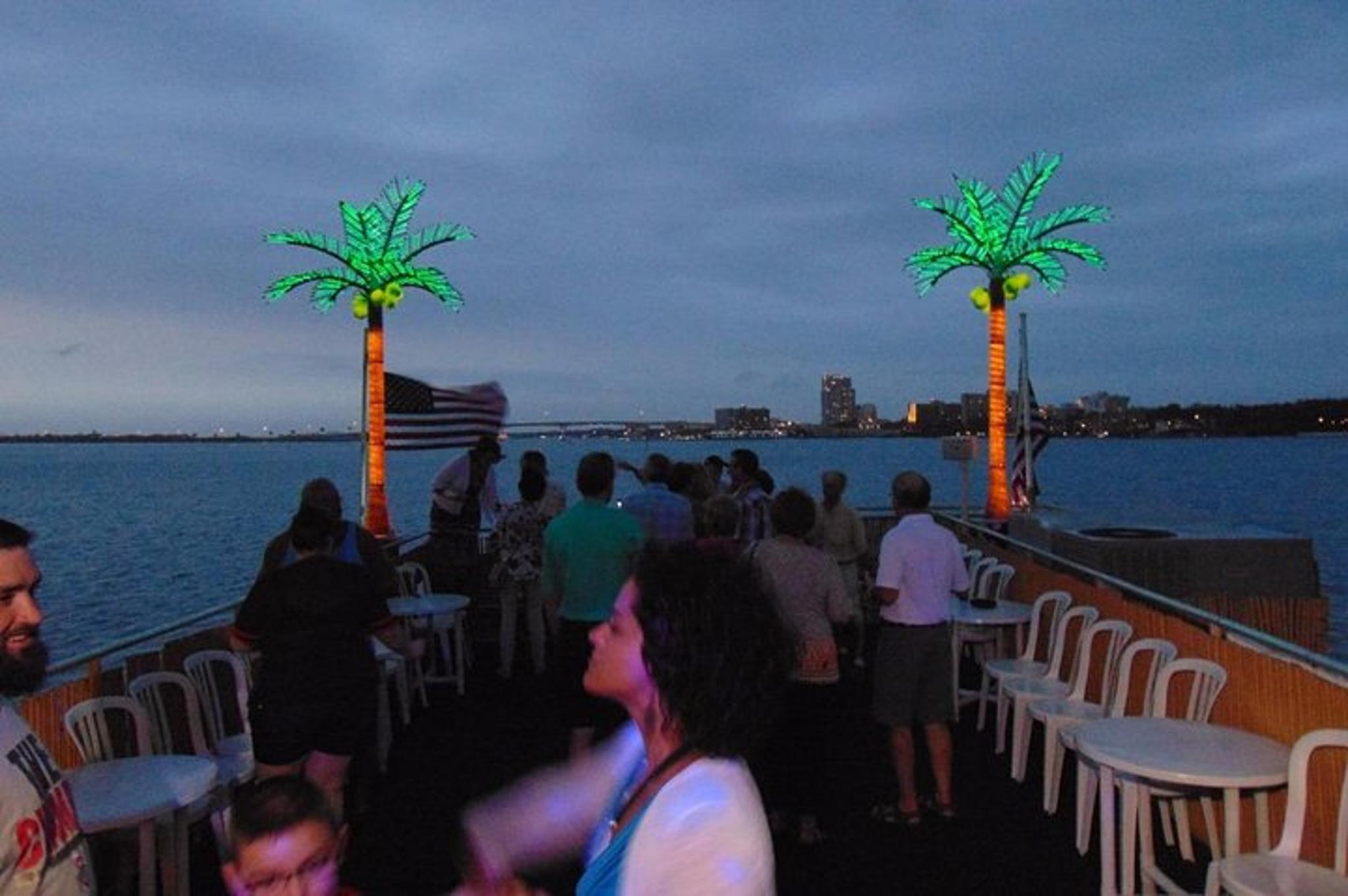 Clearwater Tropical Party Buffet Cruise - Image 6