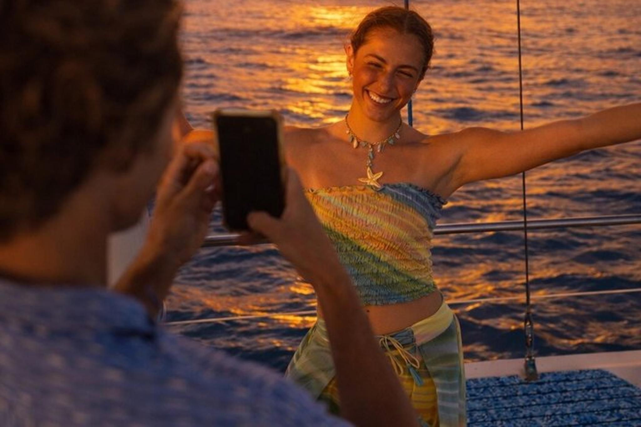 Waikiki Sunset Cruise - Image 3