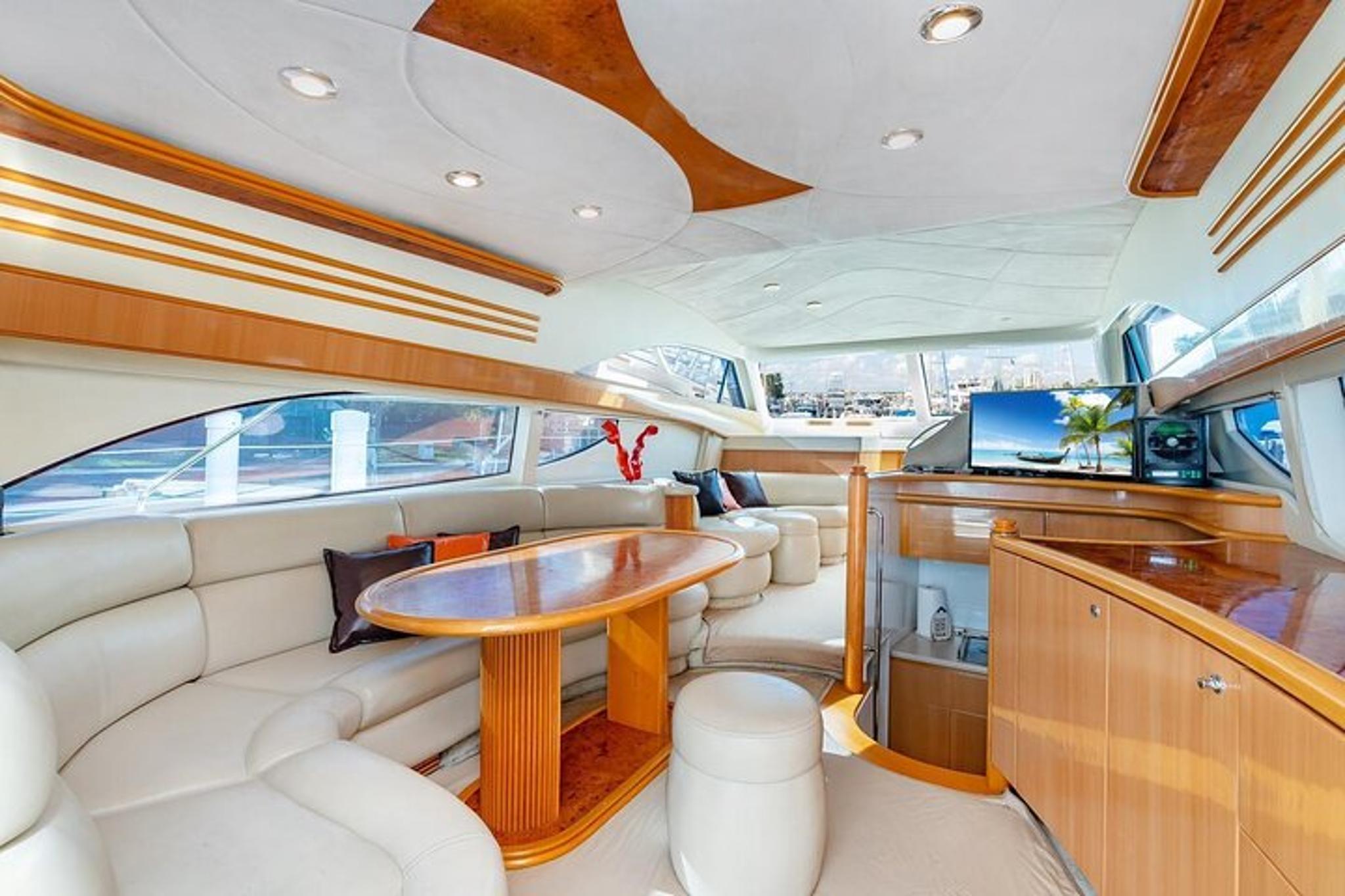 Miami Private Yacht Charter on a 50 ft Yacht 2 hr - Image 4