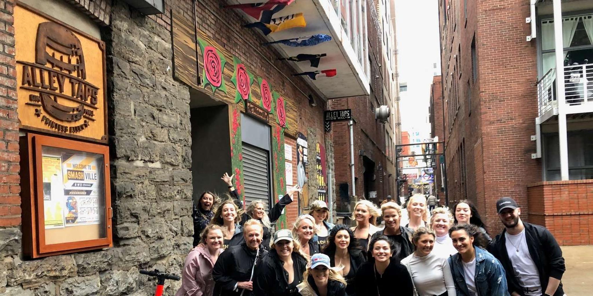 Nashville Pub Crawl with Moonshine and Cocktails - Image 5