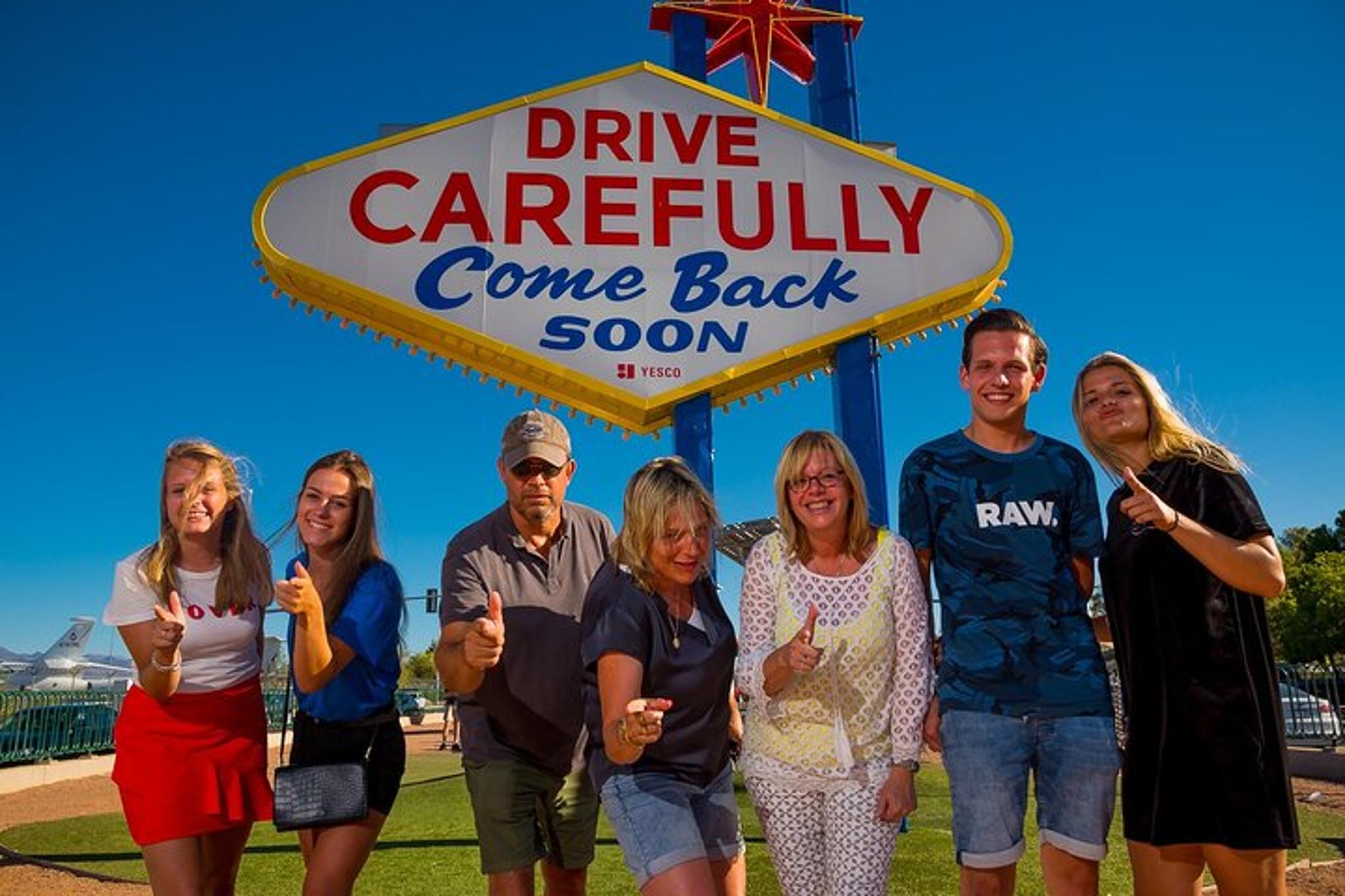 Las Vegas Strip Walking Tour with Photographer - Image 5