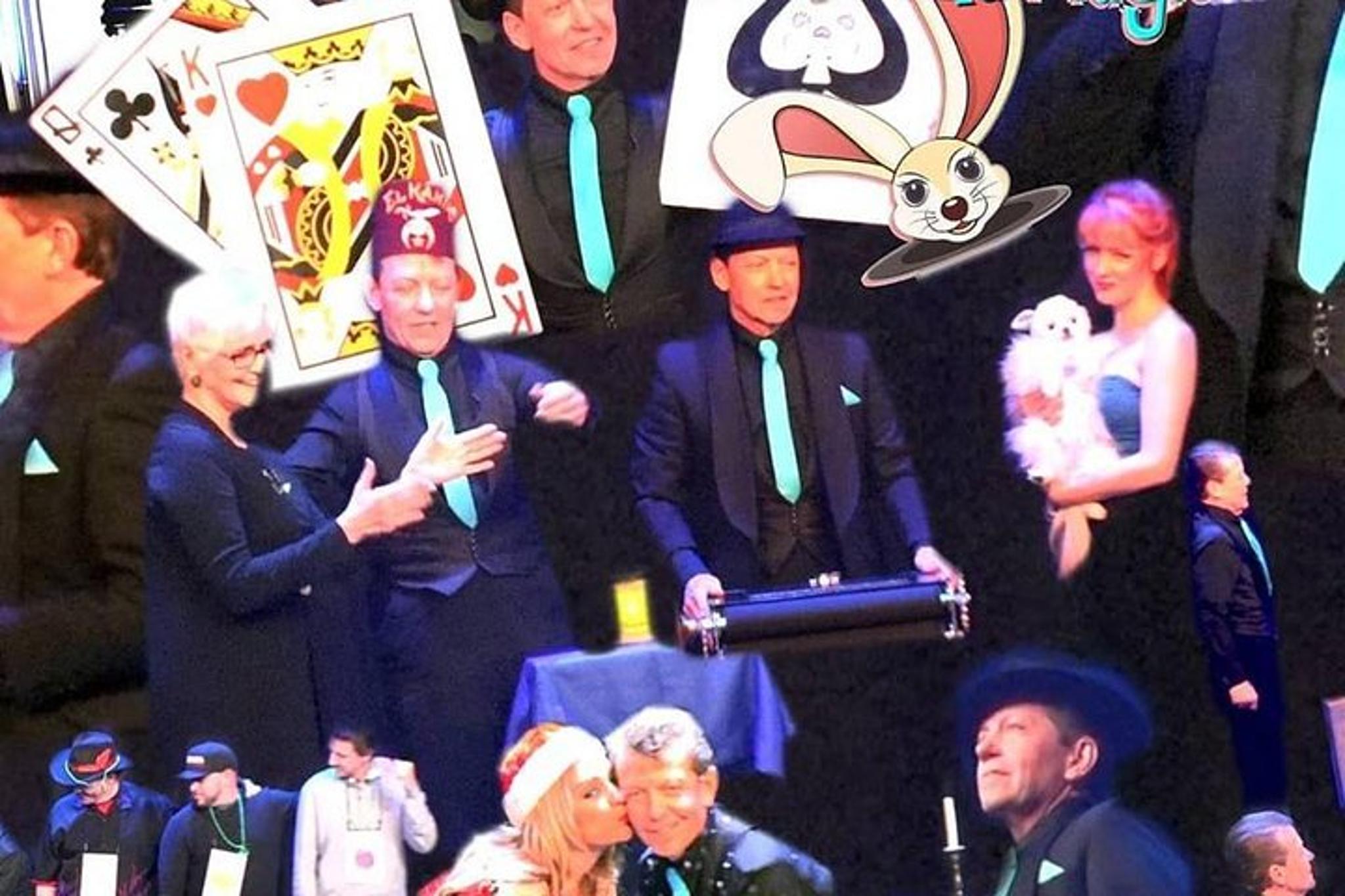 Las Vegas Magic Show with Dinner and Cocktails - Image 4