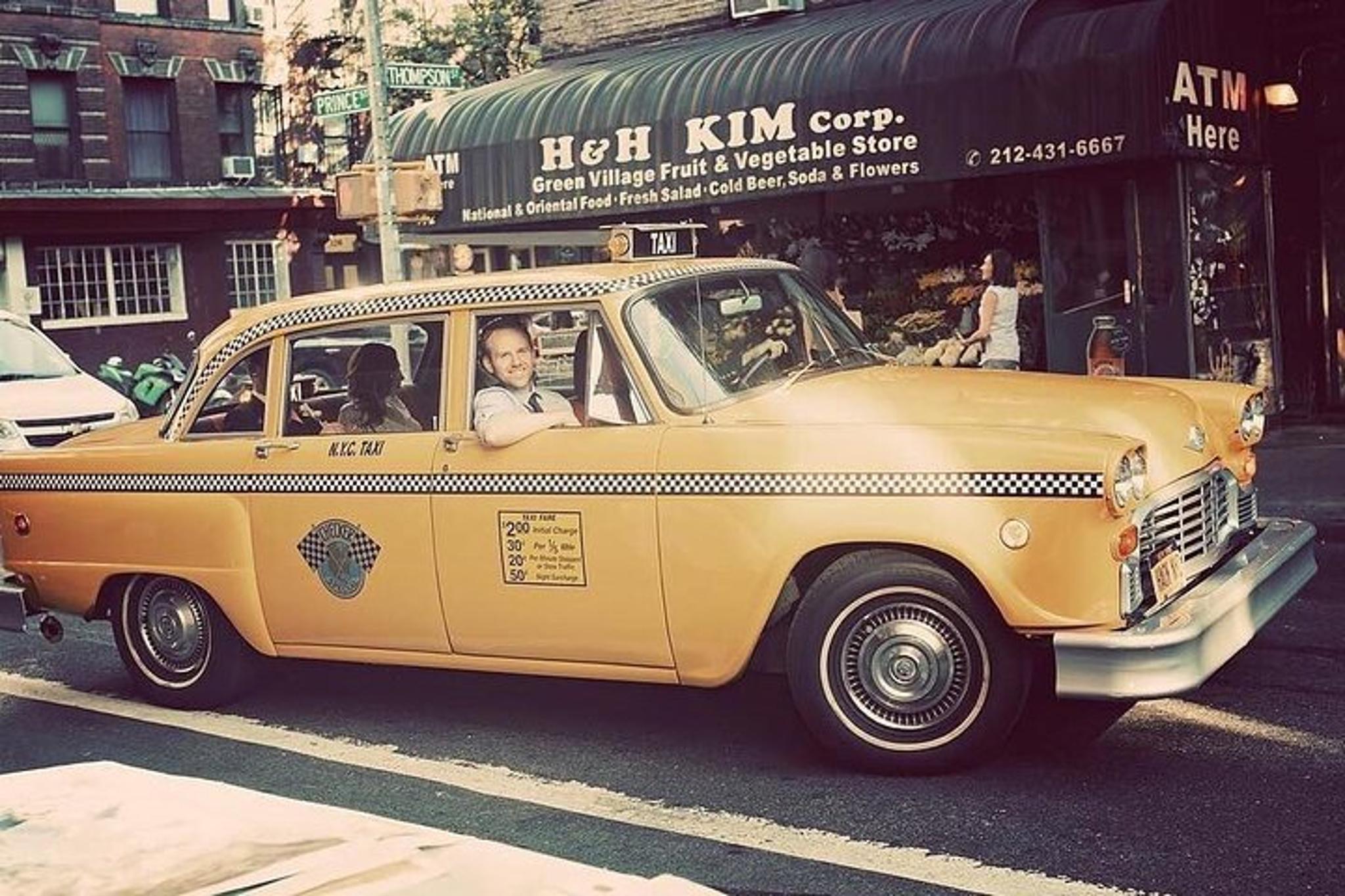 Brooklyn & Queens Vintage Taxi Tour - Image 5