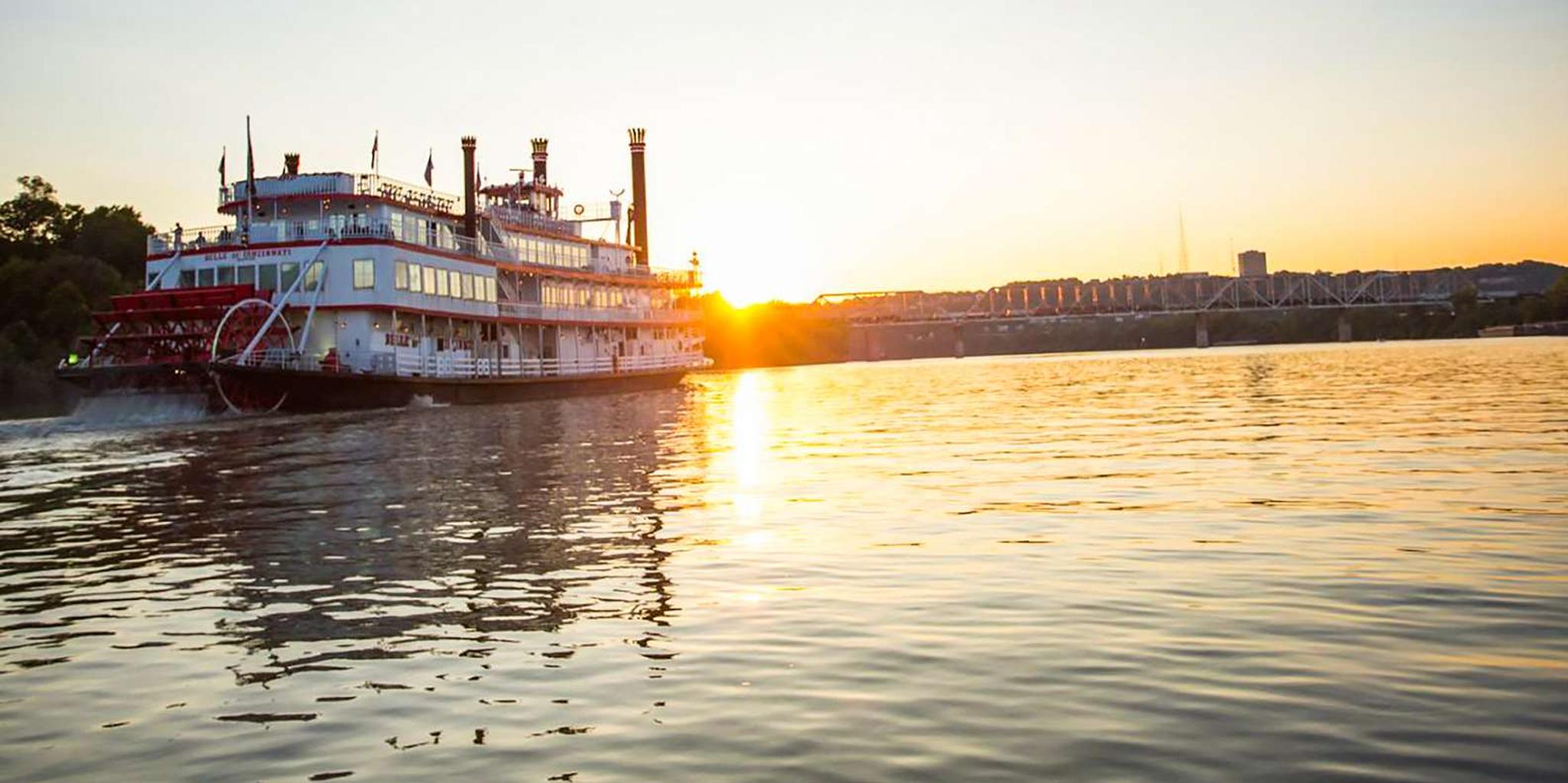 Cincinnati Riverboat Cruise with Lunch