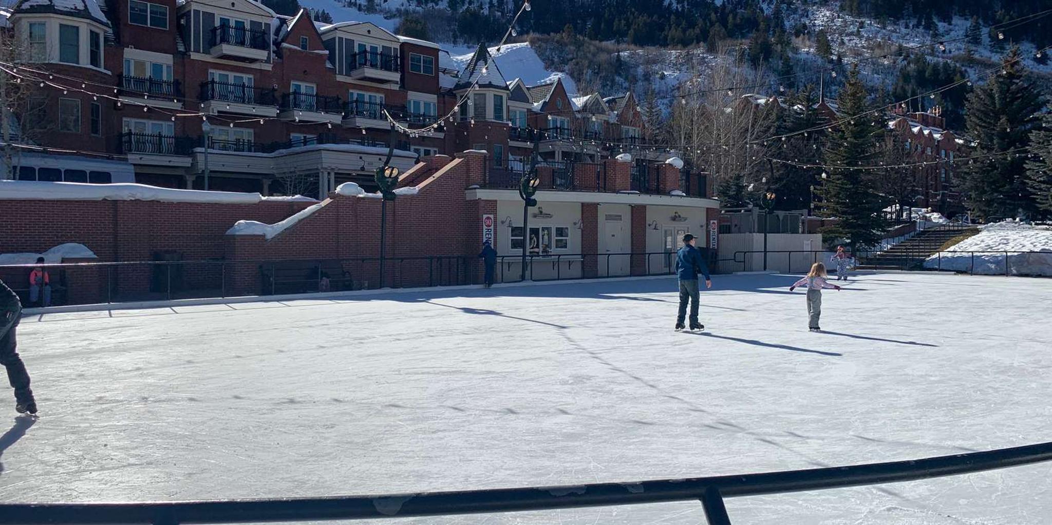 Aspen City Highlights Walking Tour - Image 4