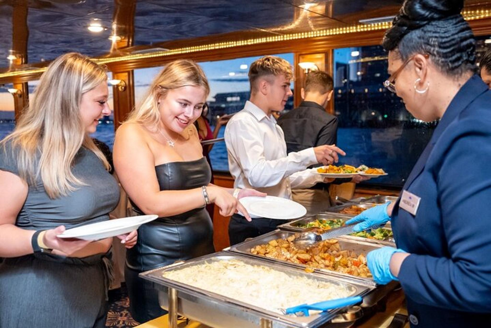 New York City Skyline Dinner Cruise - Image 4