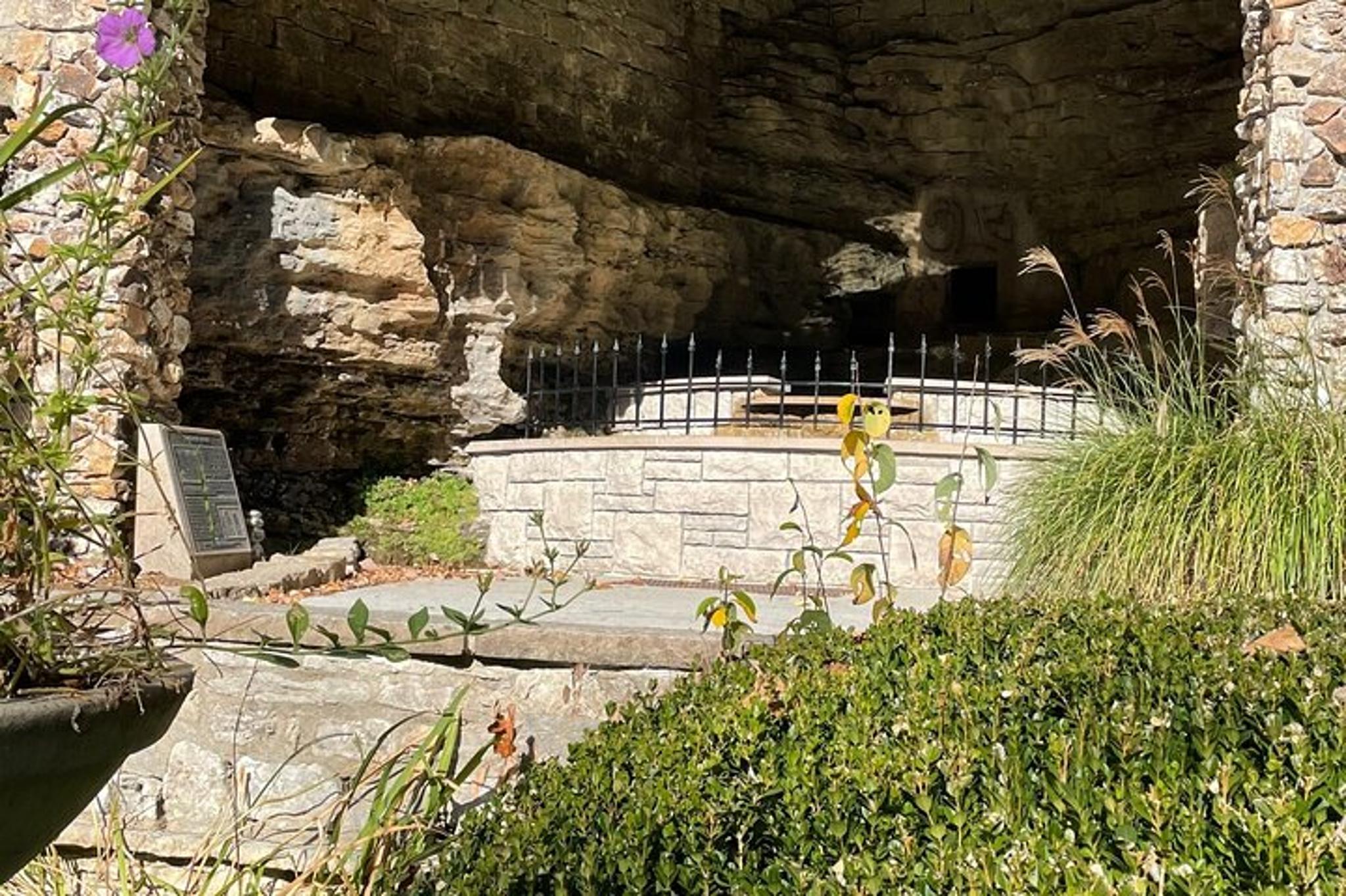 Eureka Springs City Tour by Golf Cart