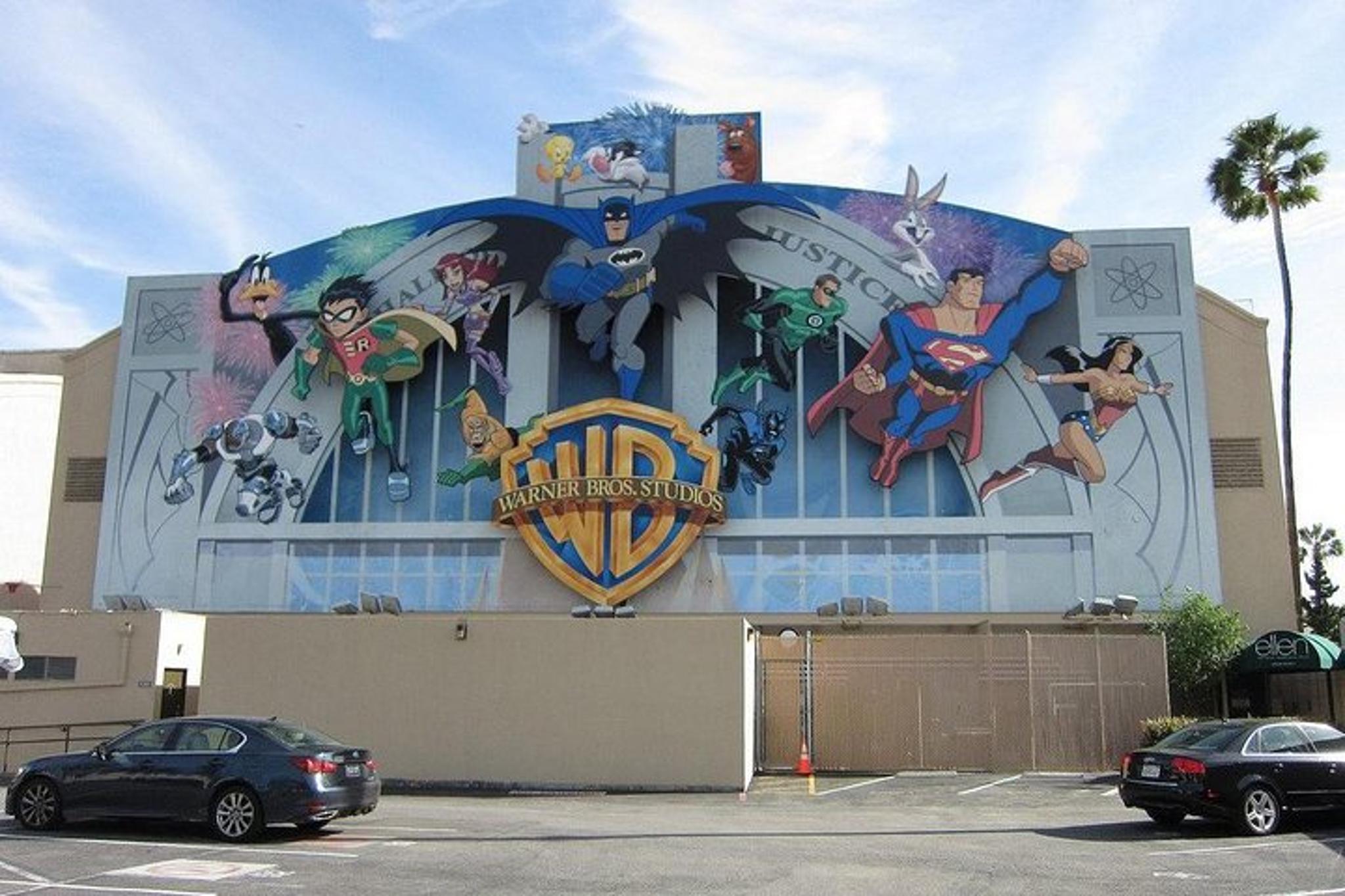 Anaheim Warner Bros and Hollywood Tour - Image 5