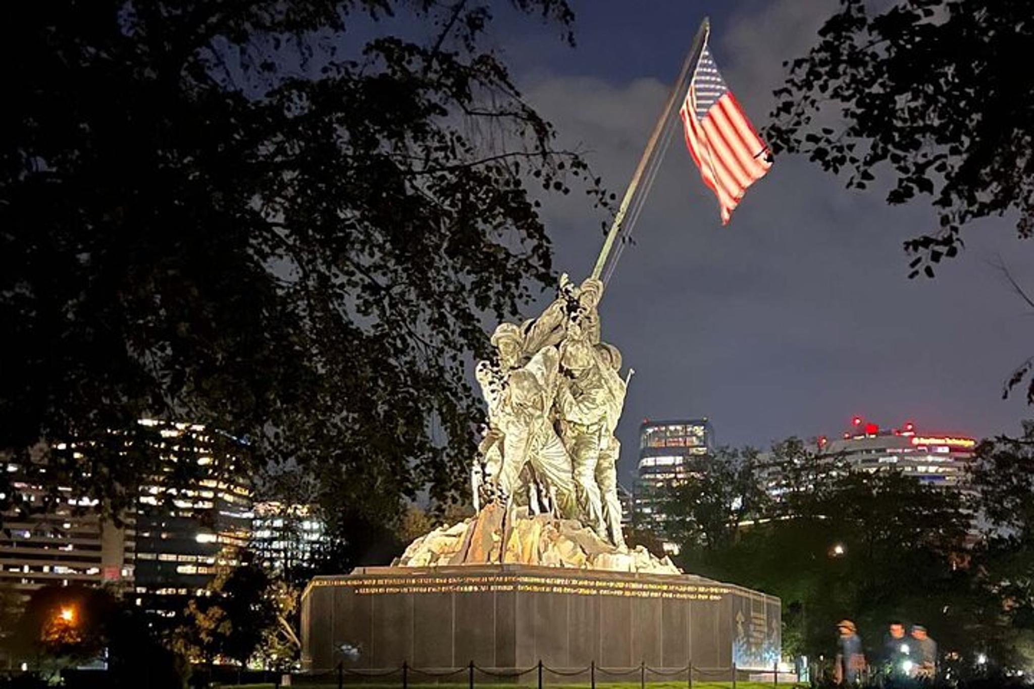 Washington, DC Monumental Moonlight Bus Tour