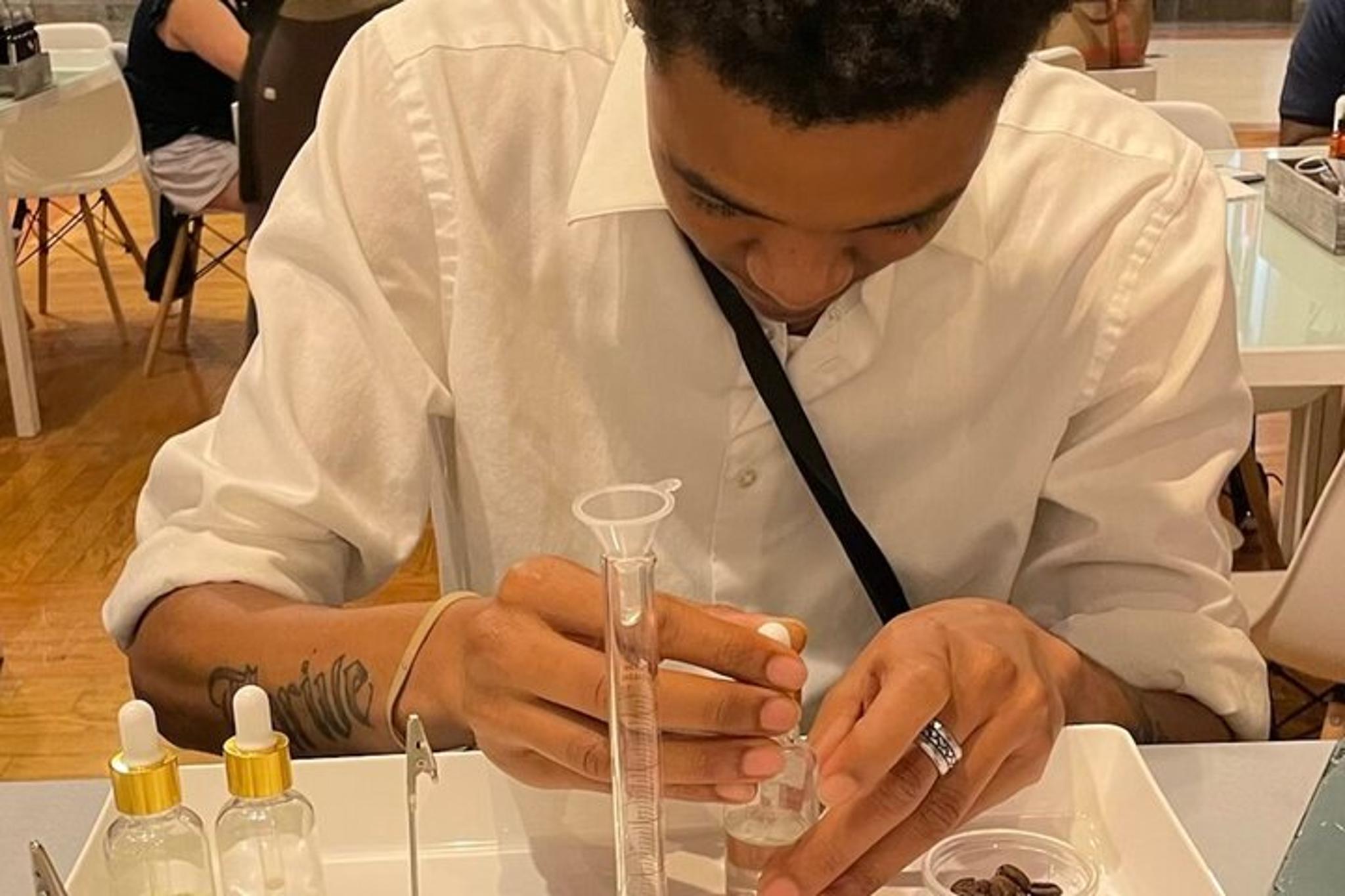 Chicago Perfume Making Class on Magnificent Mile - Image 4