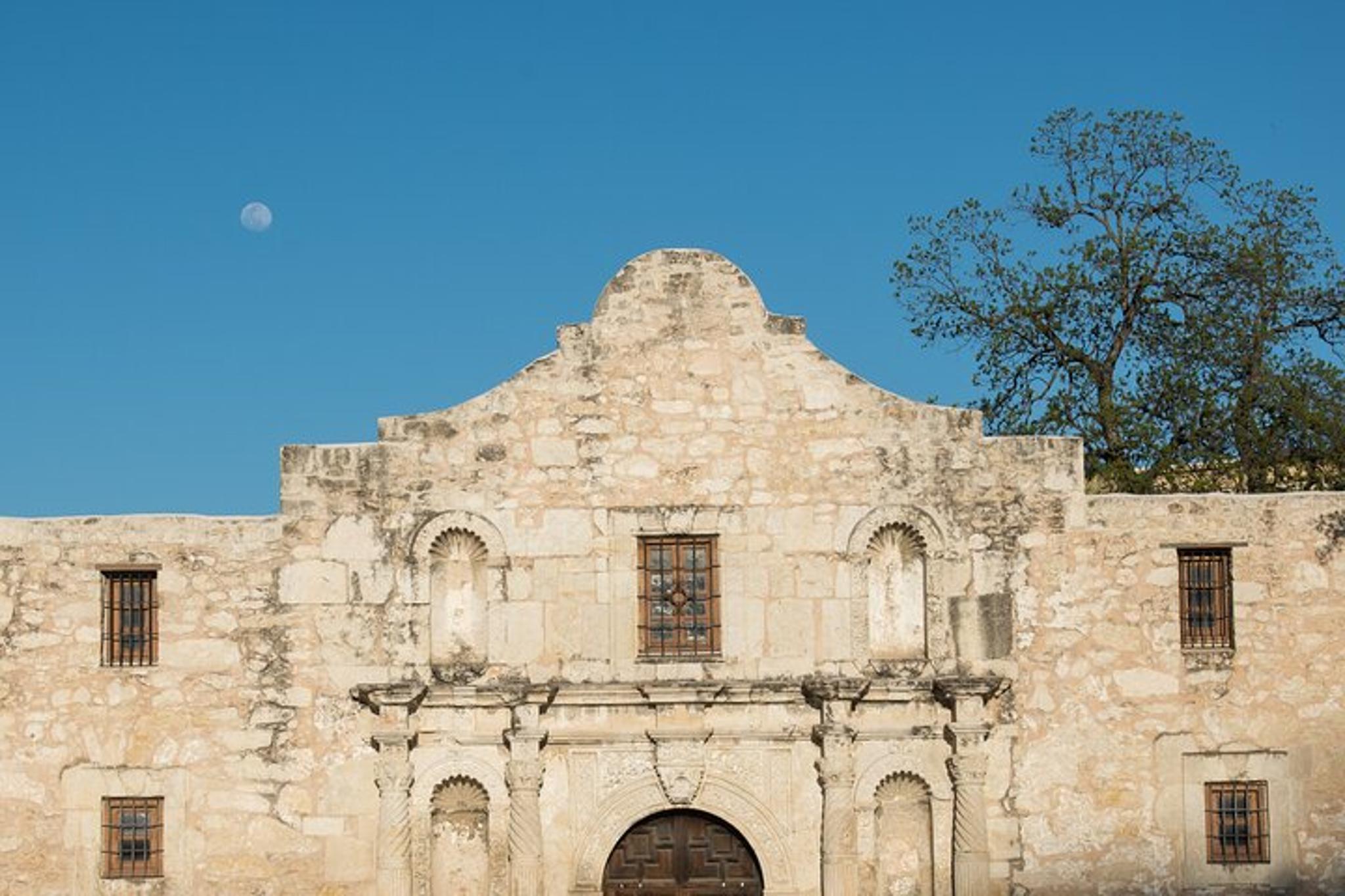 San Antonio History Pub Tour at Menger & Buckhorn - Image 3