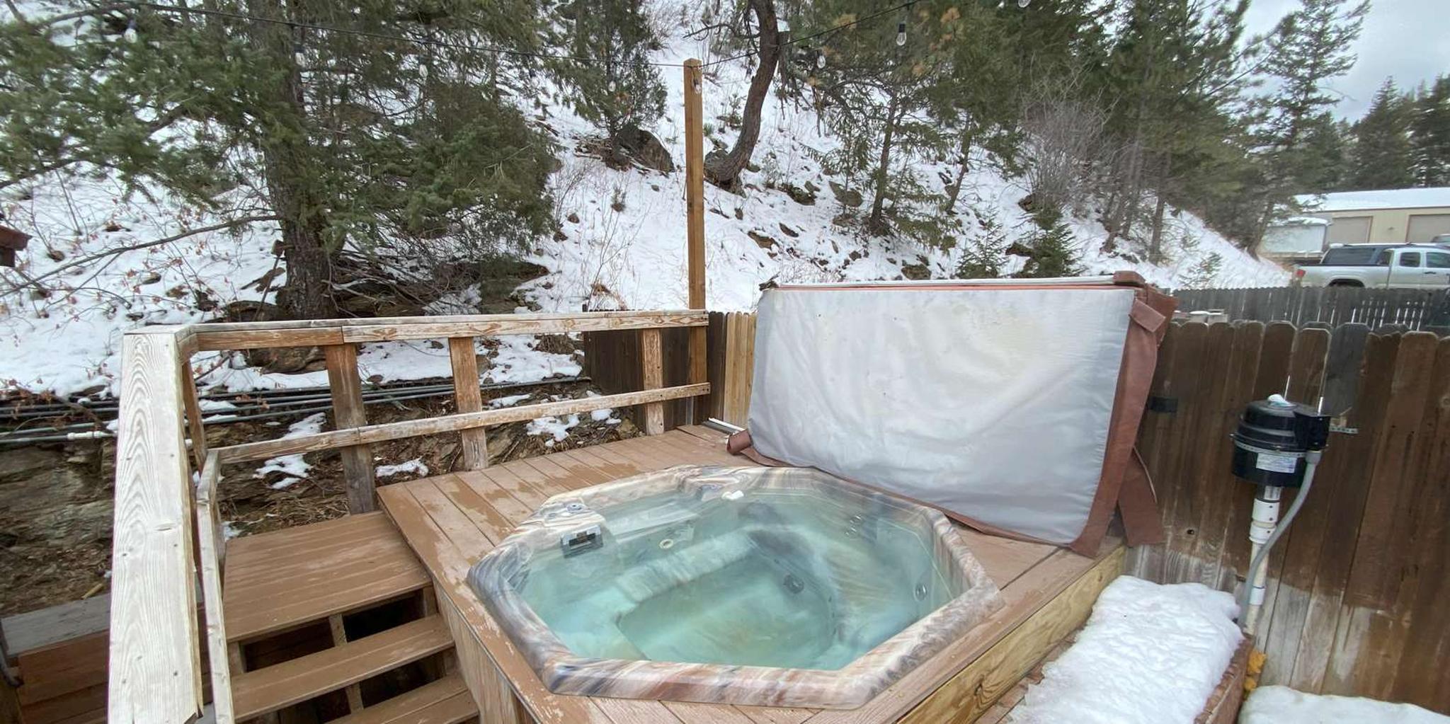 Denver Red Rocks Hike and Hot Spring Soak 8 hr - Image 4