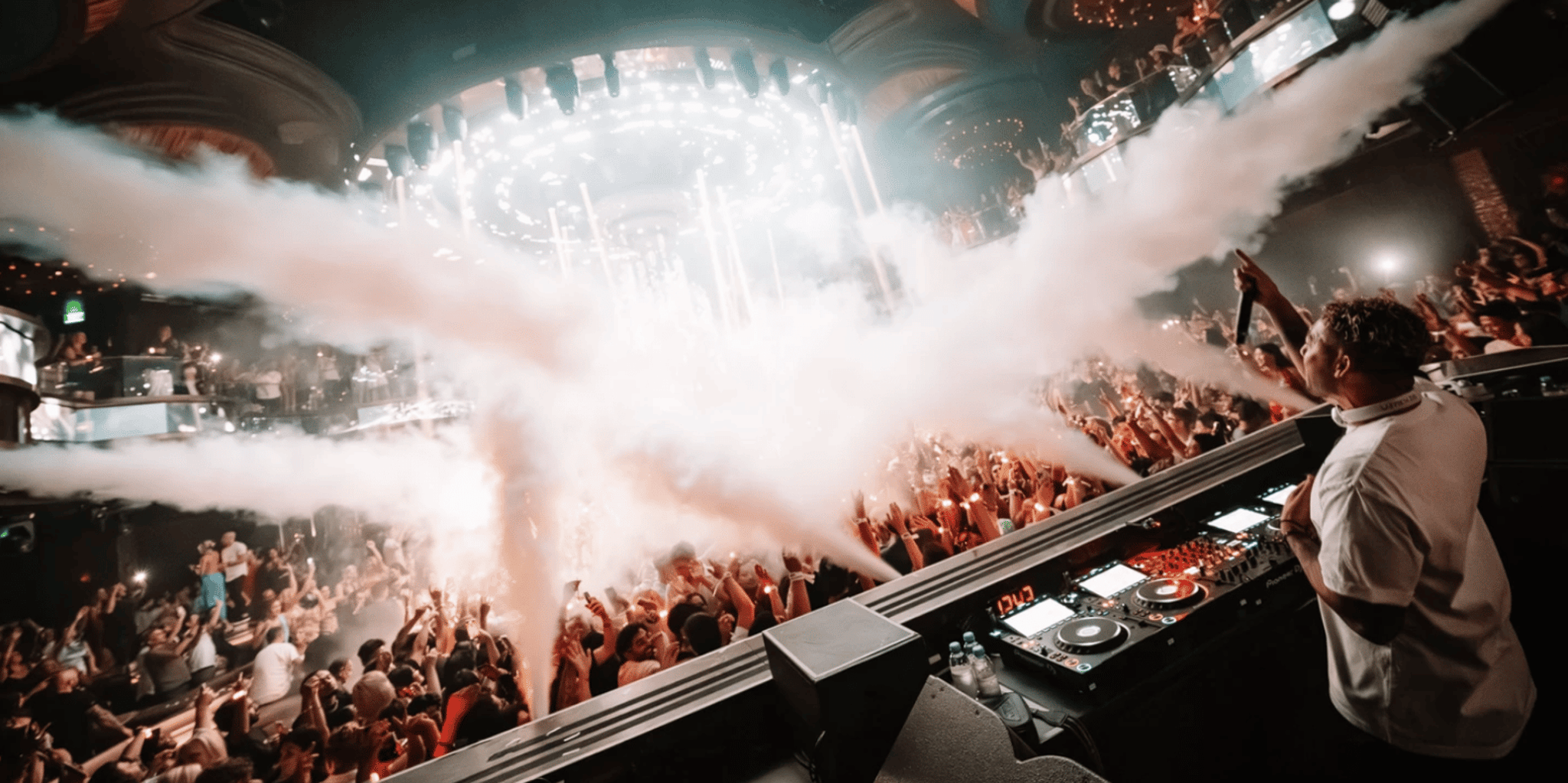 Las Vegas Club Crawl with Party Bus - Image 4