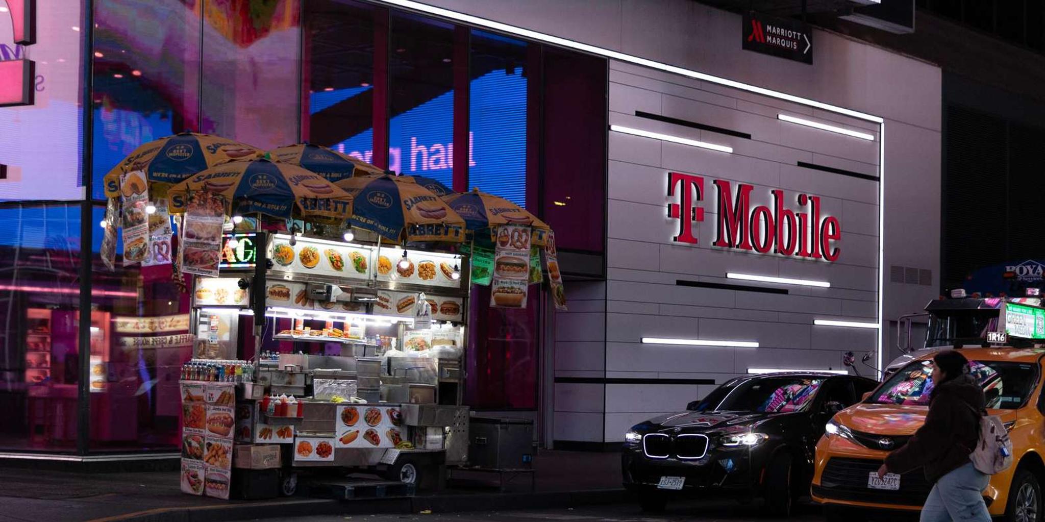 New York Times Square Evening Walking Tour - Image 3