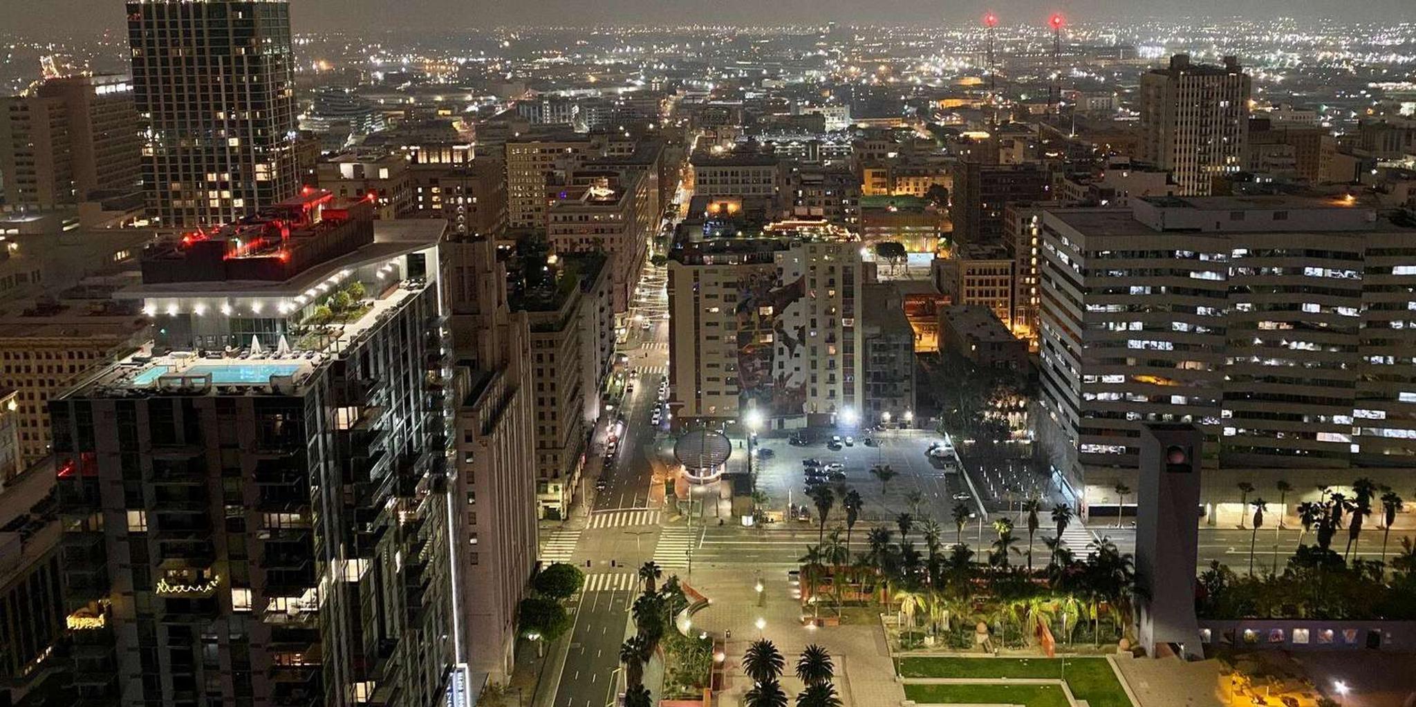 Los Angeles Helicopter Tour Over Hollywood Sign - Image 3