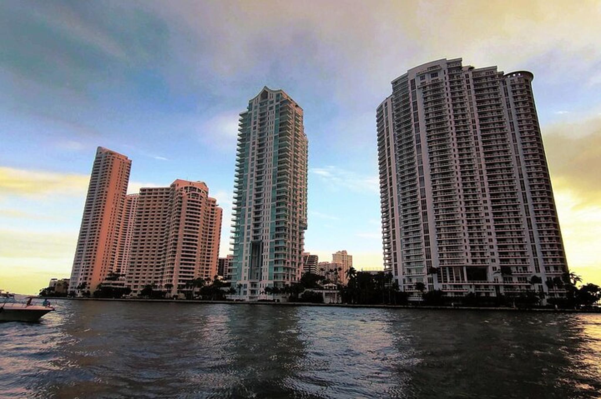 Miami Skyline Sunset Cruise Biscayne Bay 75 min - Image 2
