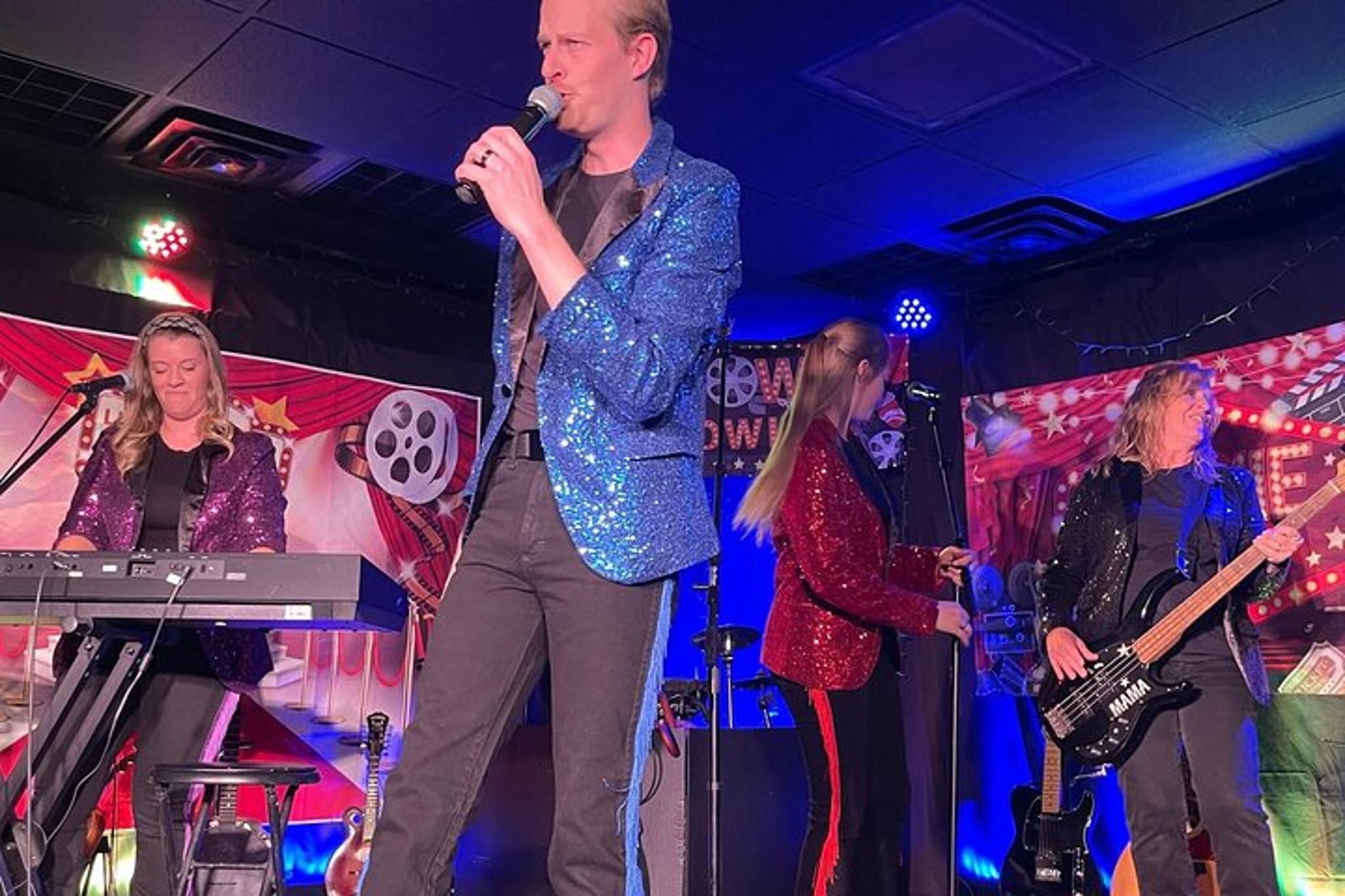 Las Vegas Dinner Show at Firelight Barn - Image 5