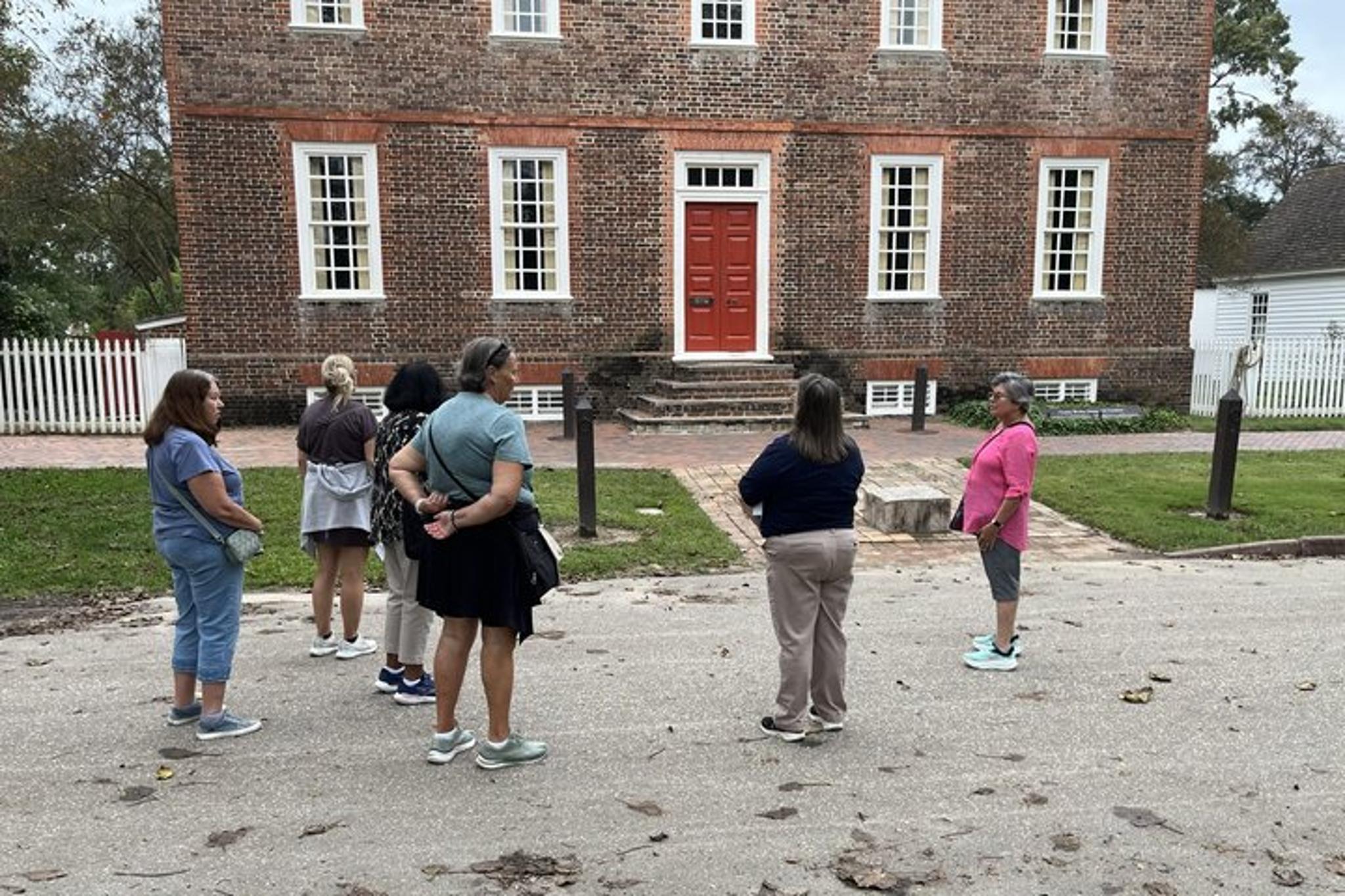 Williamsburg Walking Tour of Colonial Restoration - Image 2