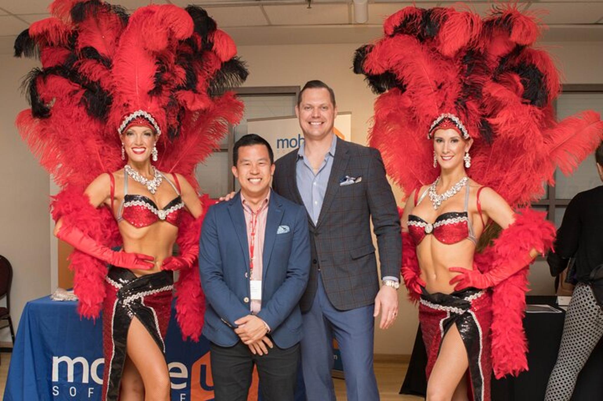 Las Vegas Airport Showgirl Meet & Greet - Image 6