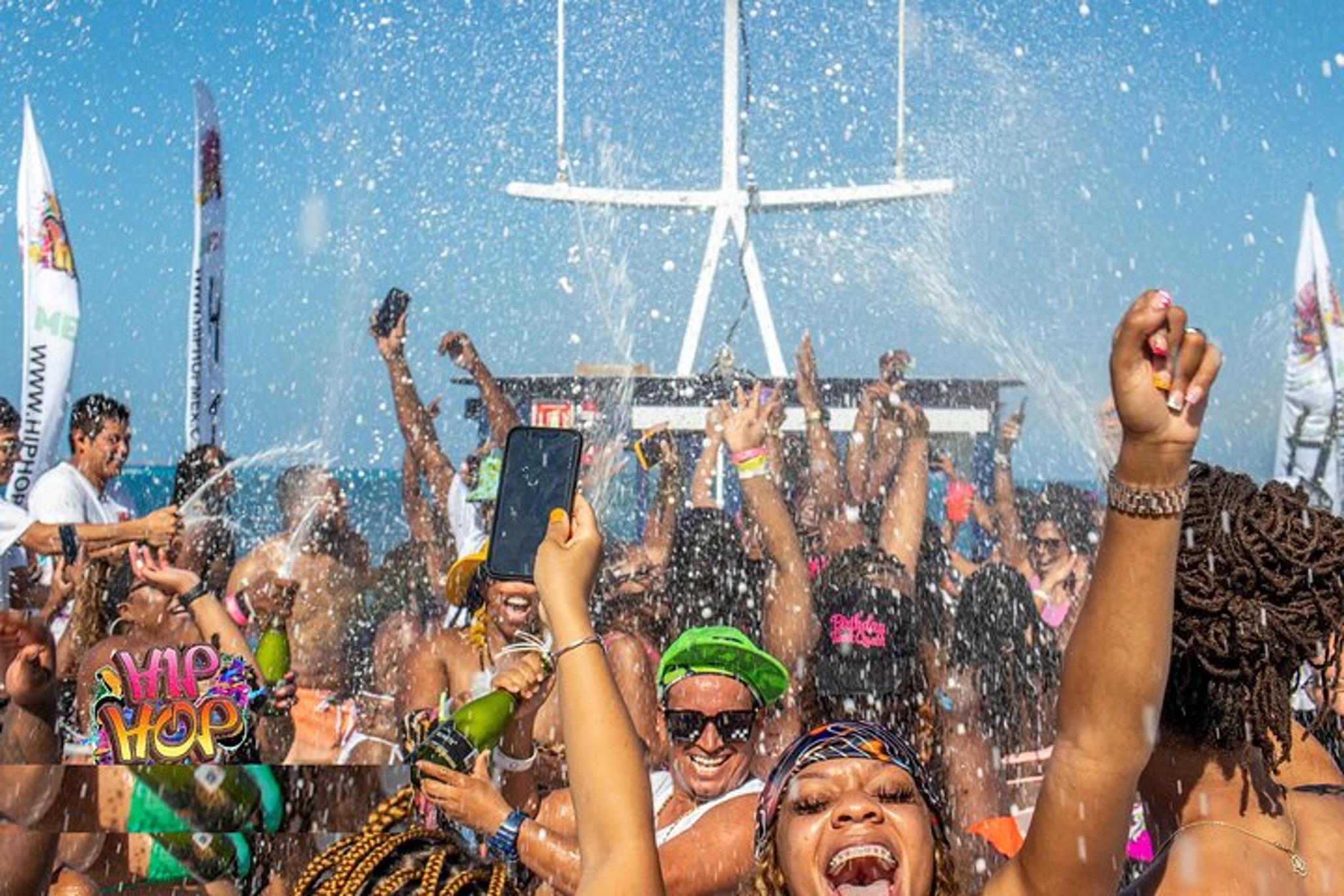 Miami Hip Hop Boat Party - Image 3