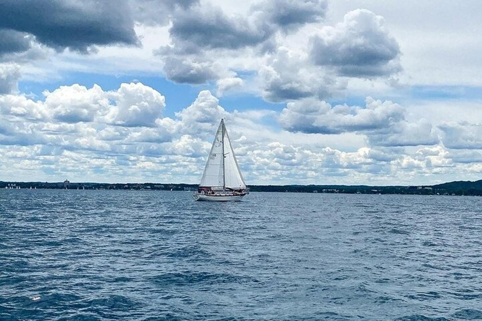 Grand Traverse Bay Private Sailing Cruise - Image 1