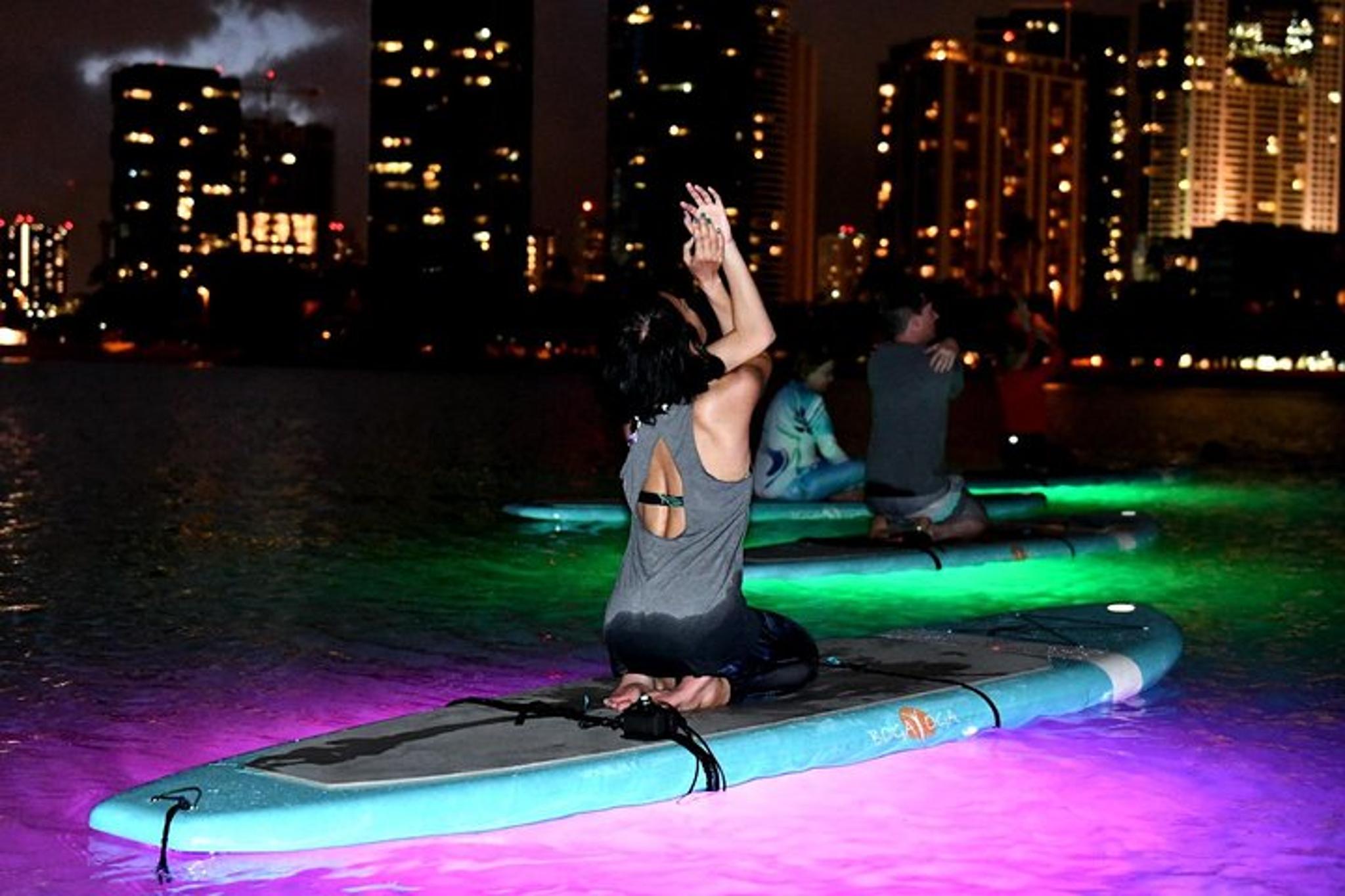 Honolulu Night SUP Yoga - Image 6