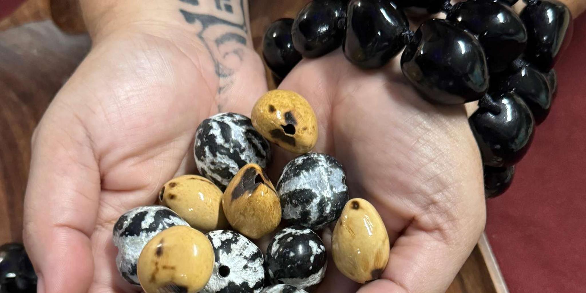 Maui Kukui Nut Bracelet Craft Class - Image 2