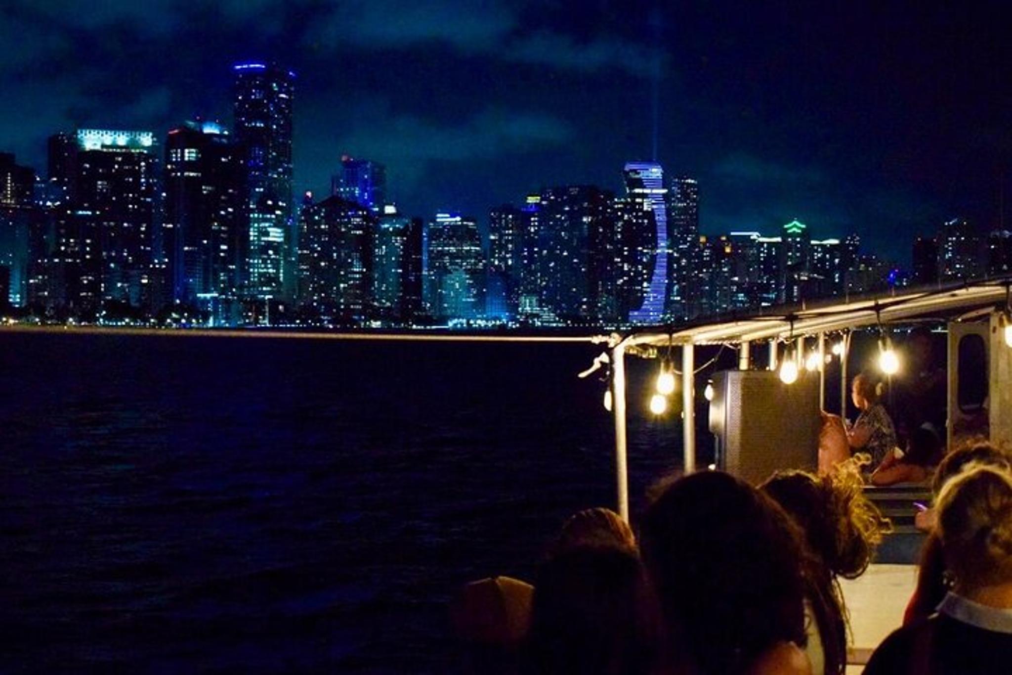 Miami Night Skyline Cruise with Open Bar 2 hr - Image 4