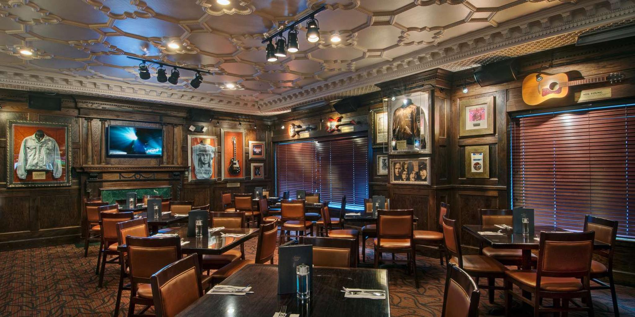 Atlanta Hard Rock Cafe Dining Experience - Image 3