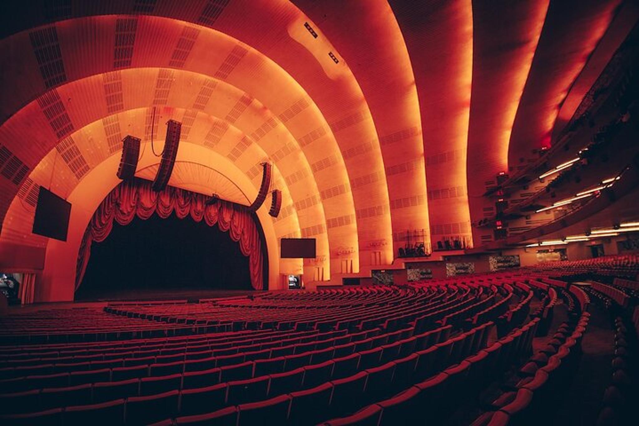 New York Radio City Music Hall Tour - Image 4