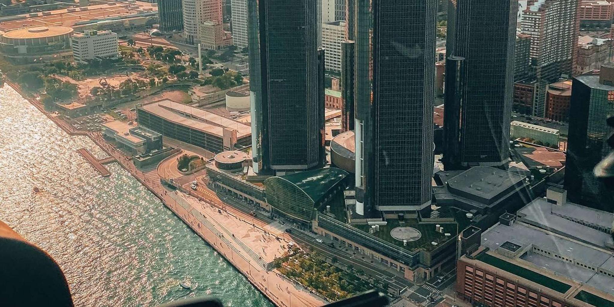 Detroit Helicopter Tour 30 Min - Image 4