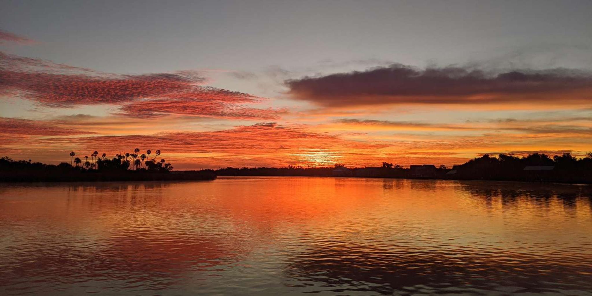 Crystal River Sunset Cruise - Image 3