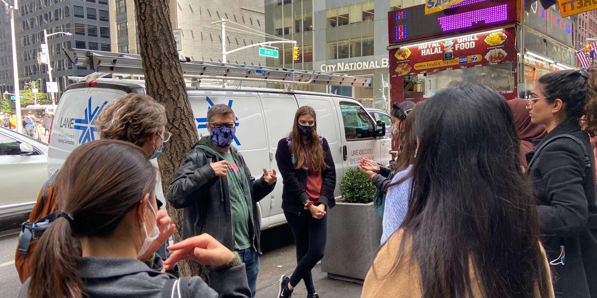 New York Midtown Manhattan Street Food Walking Tour - Image 6