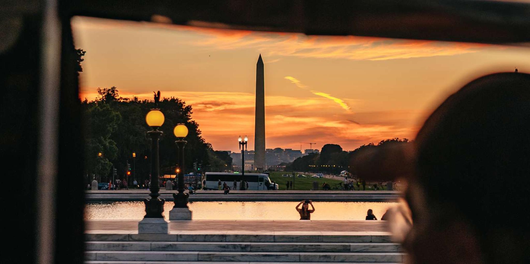 Washington DC Monuments Nighttime Trolley Tour - Image 3