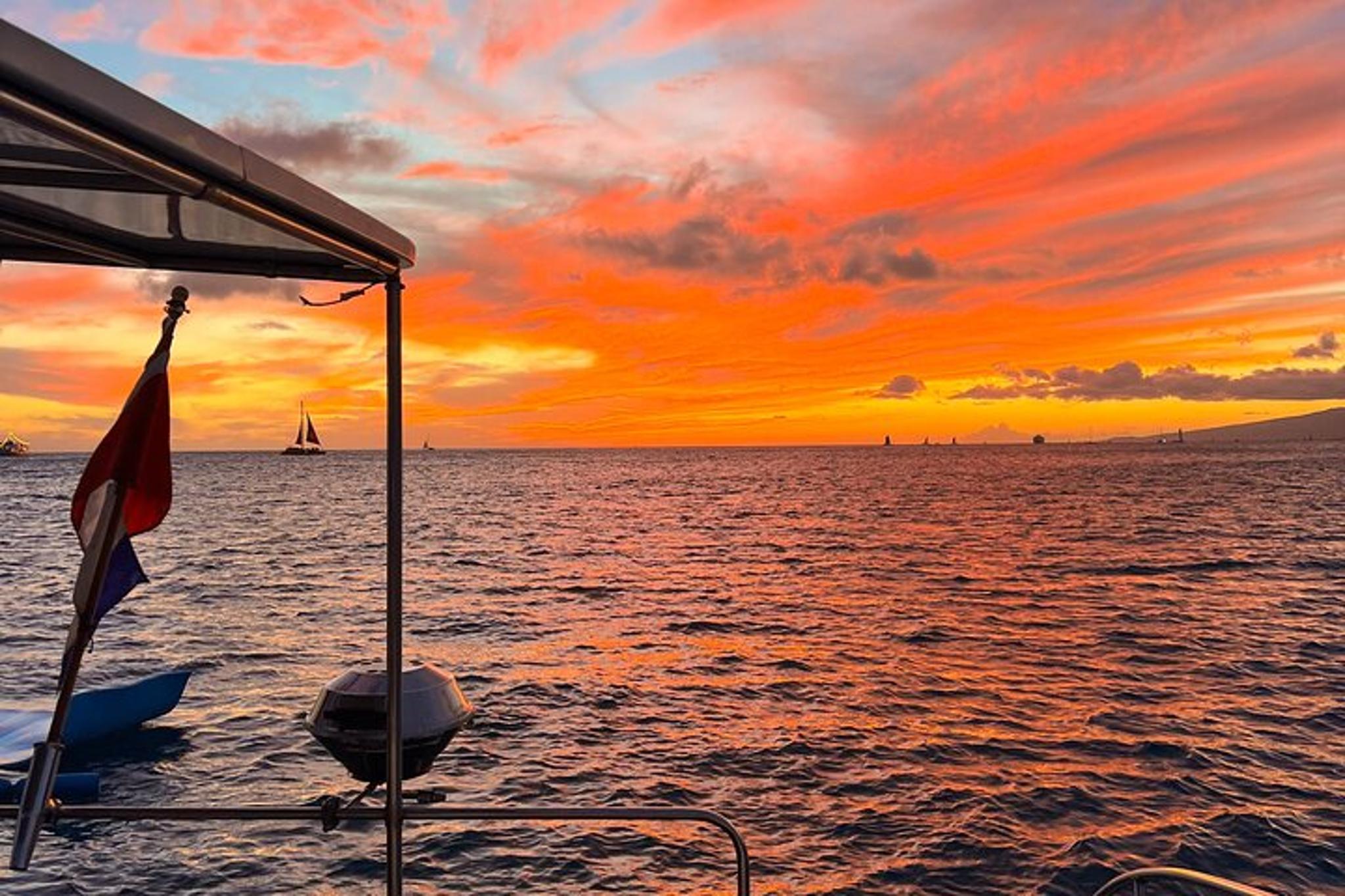 Waikiki Catamaran Sunset Sail - Image 5
