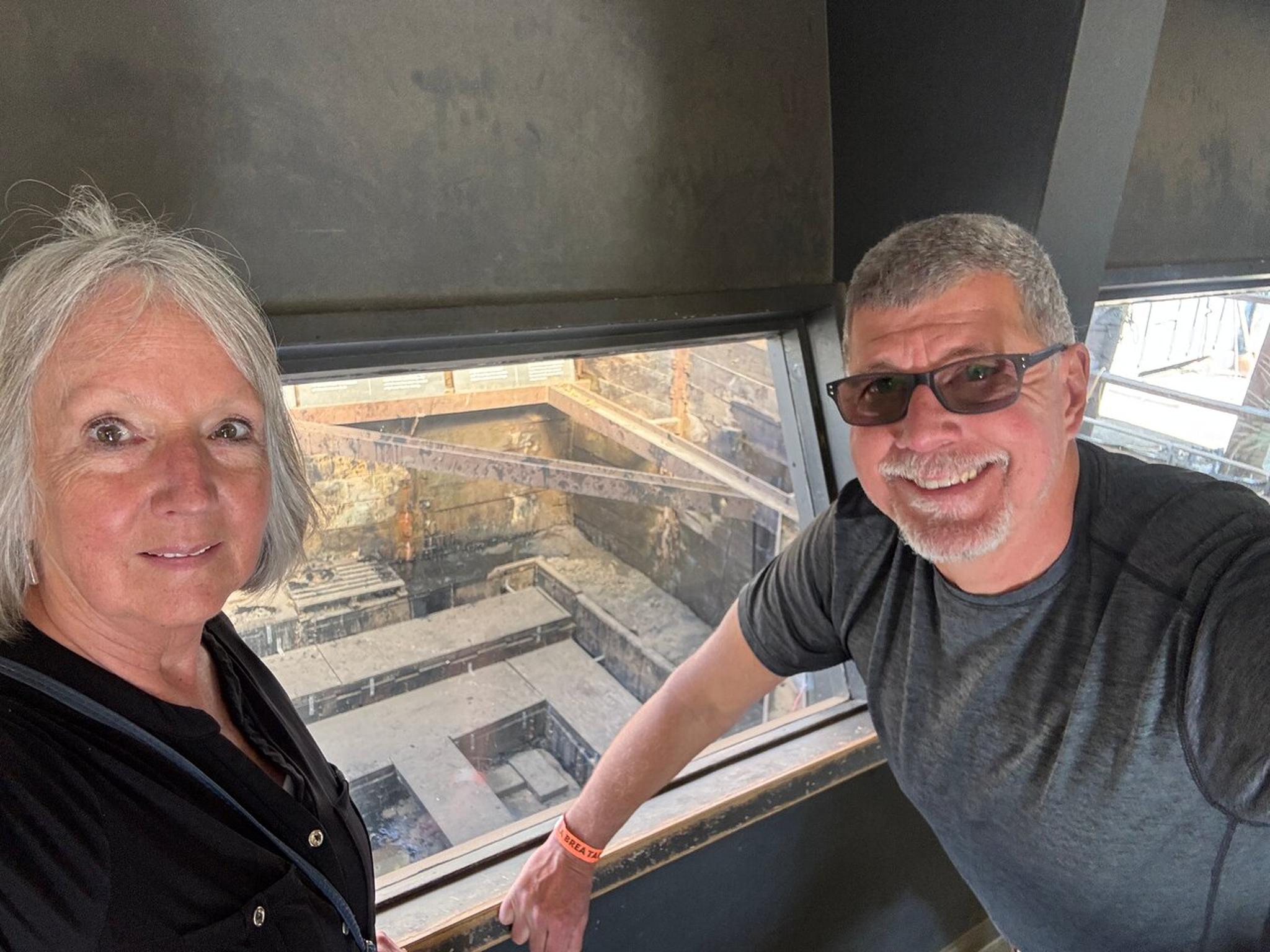 Los Angeles La Brea Tar Pits Excavator Tour 2 hr - Image 6