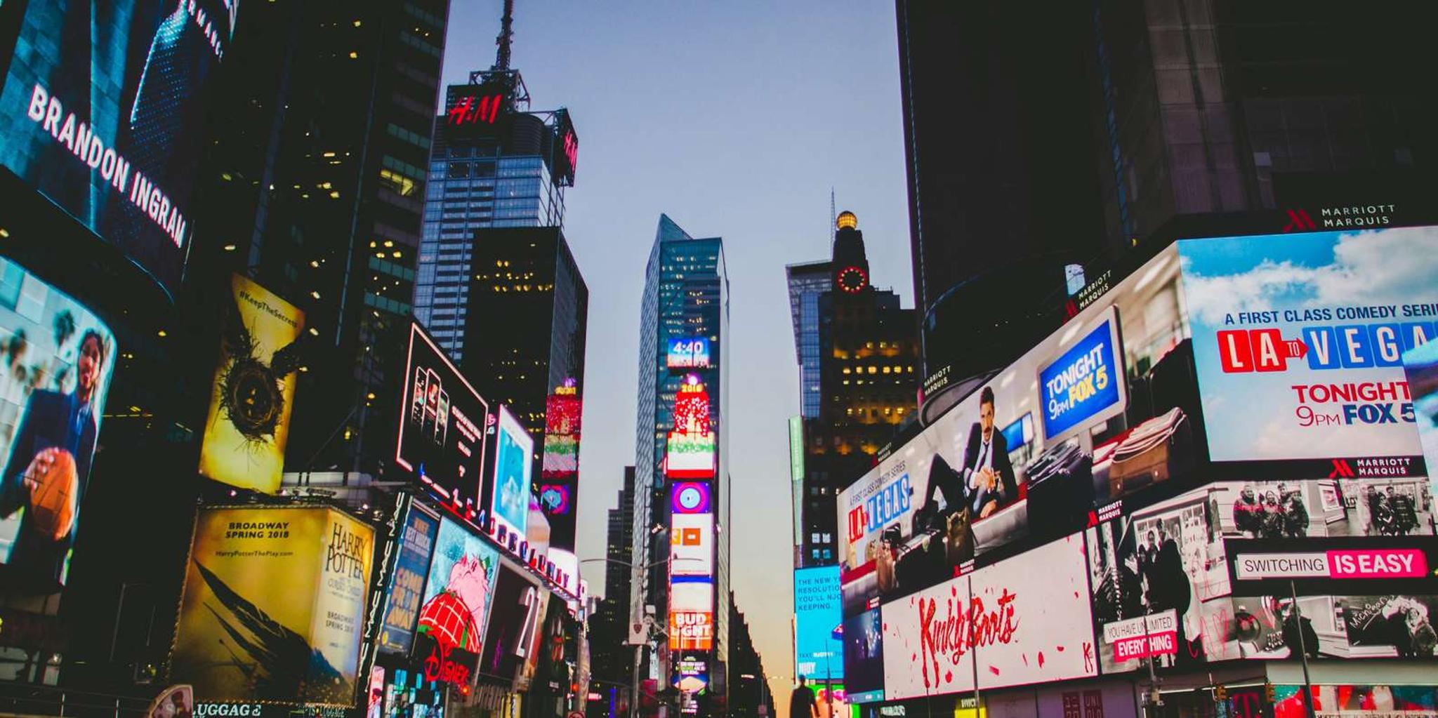 New York City Dyker Heights Christmas Lights Tour - Image 3