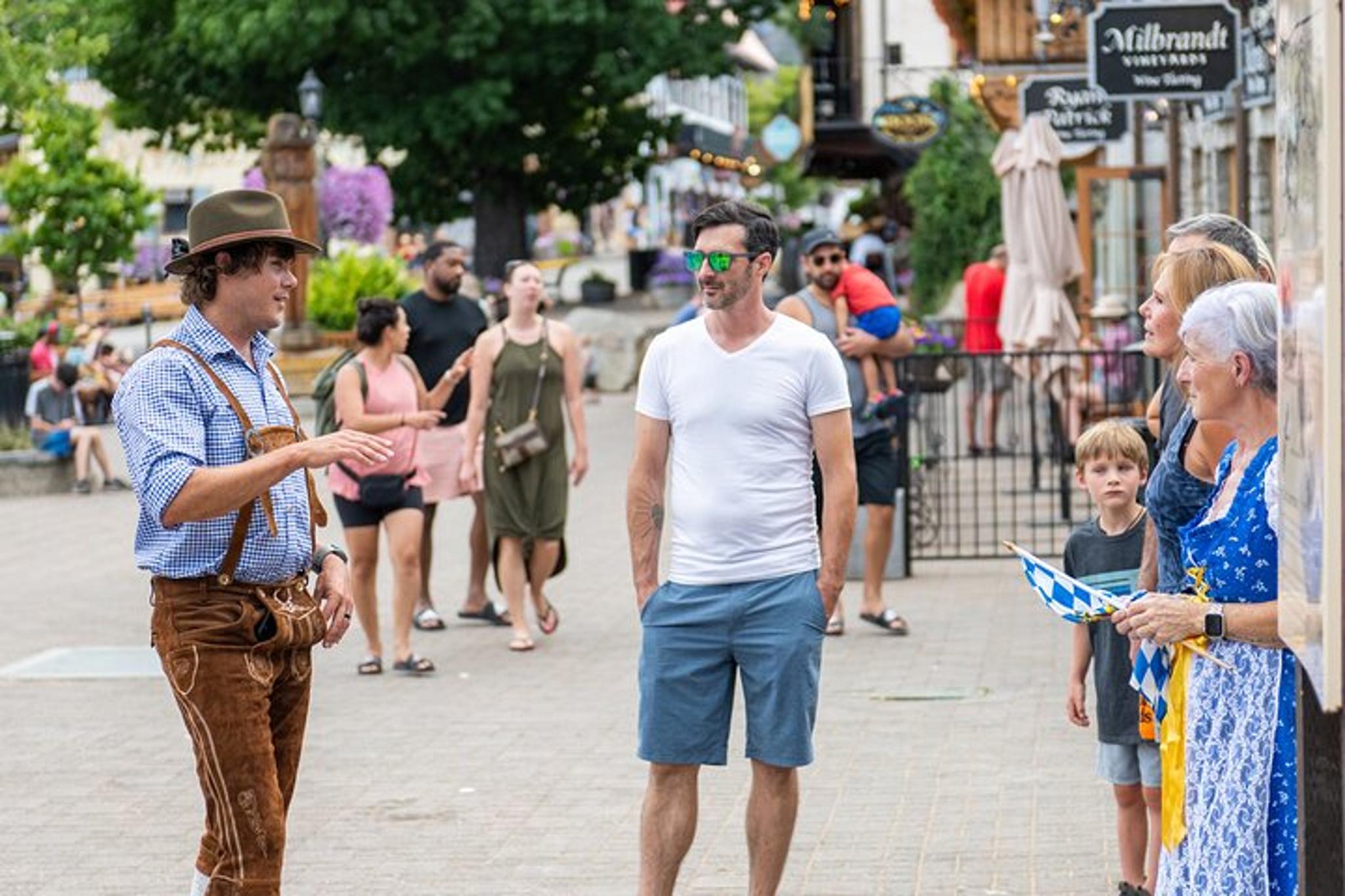 Leavenworth Walking Tour with Christmas Treats - Image 5