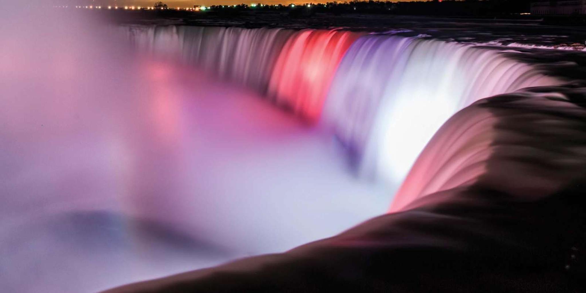 Niagara Falls Nightlight Experience with Fireworks - Image 2