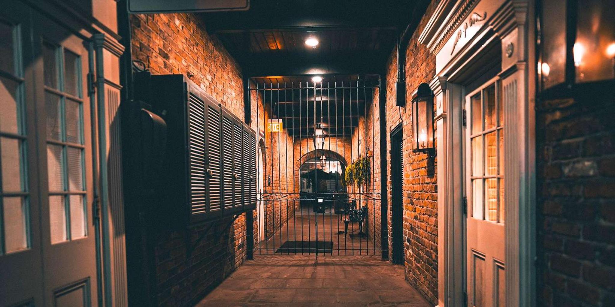 New Orleans True Crime Pub Crawl - Image 5