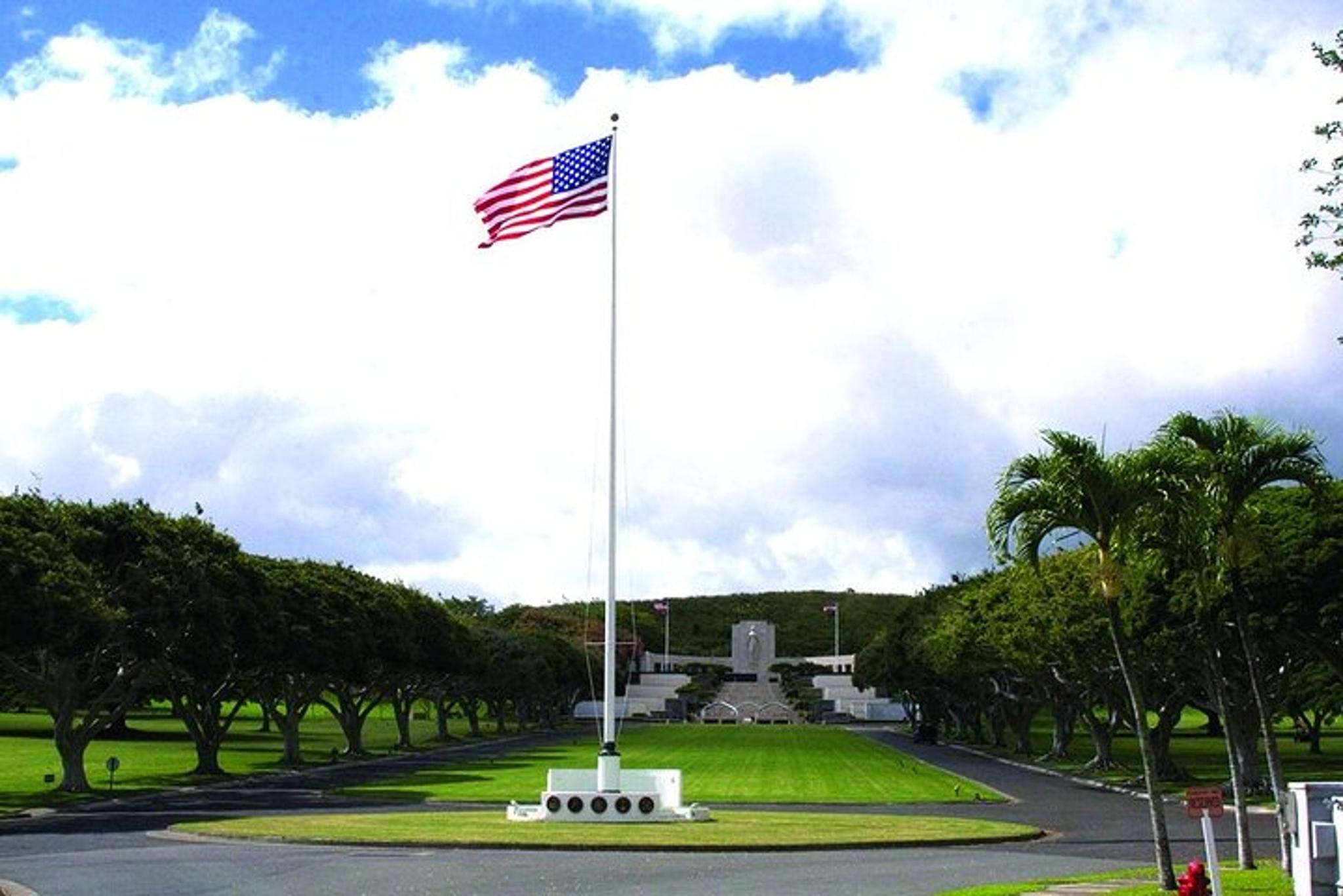 Honolulu Pearl Harbor City Tour 5 hr - Image 1
